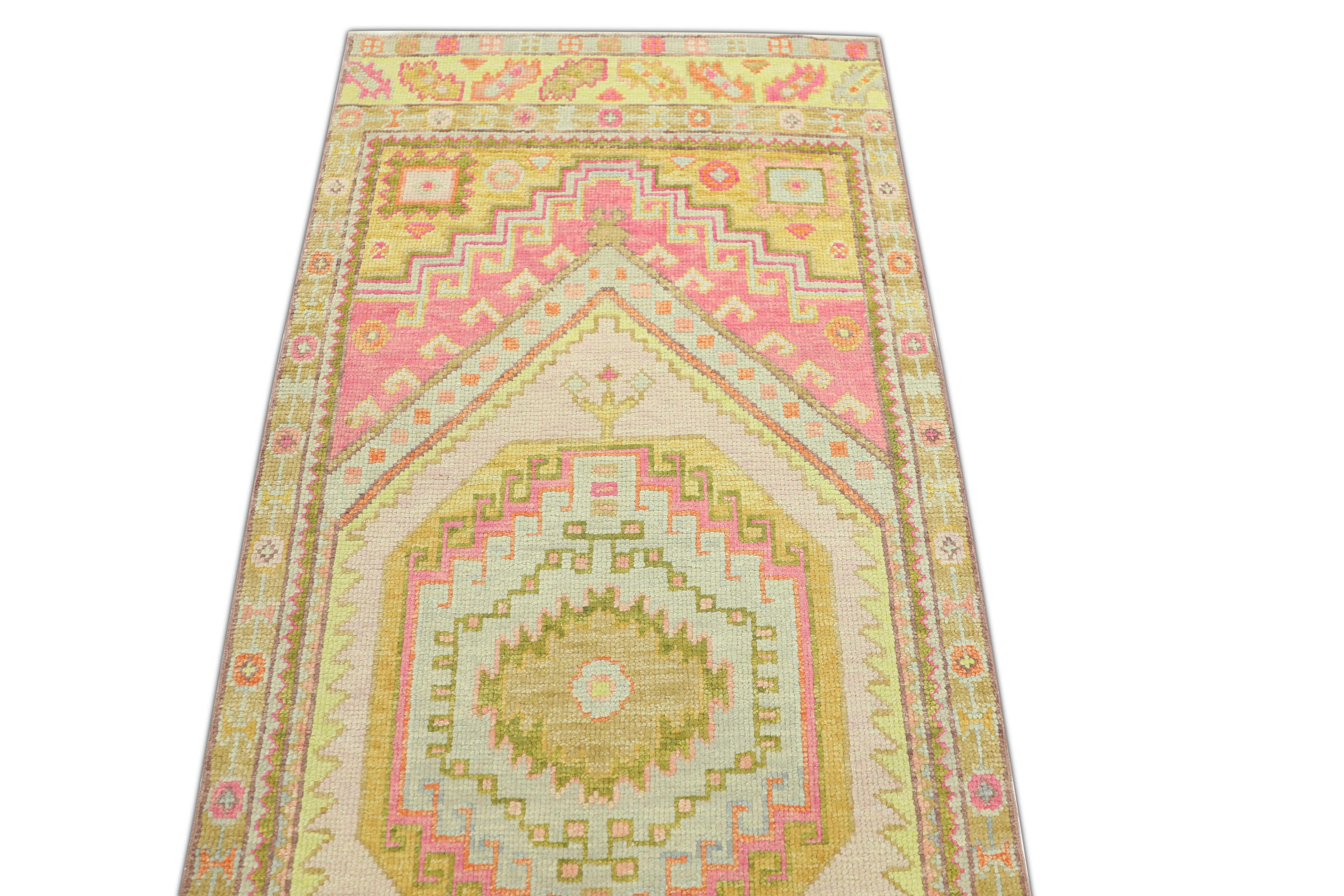 Noué à la main Tapis oriental noué à la main turc Oushak 2'10