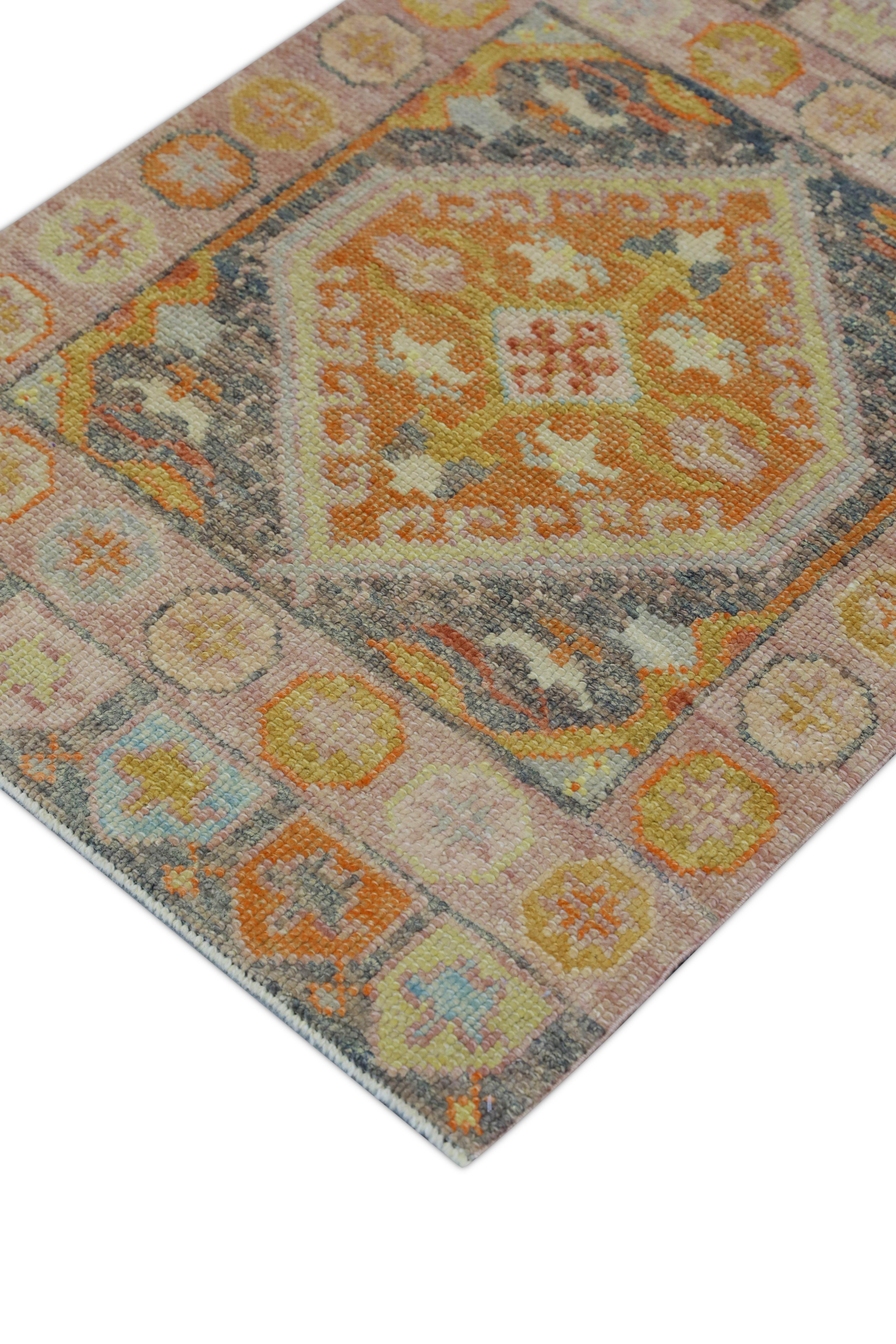 Noué à la main Tapis oriental noué à la main turc Oushak 2'4