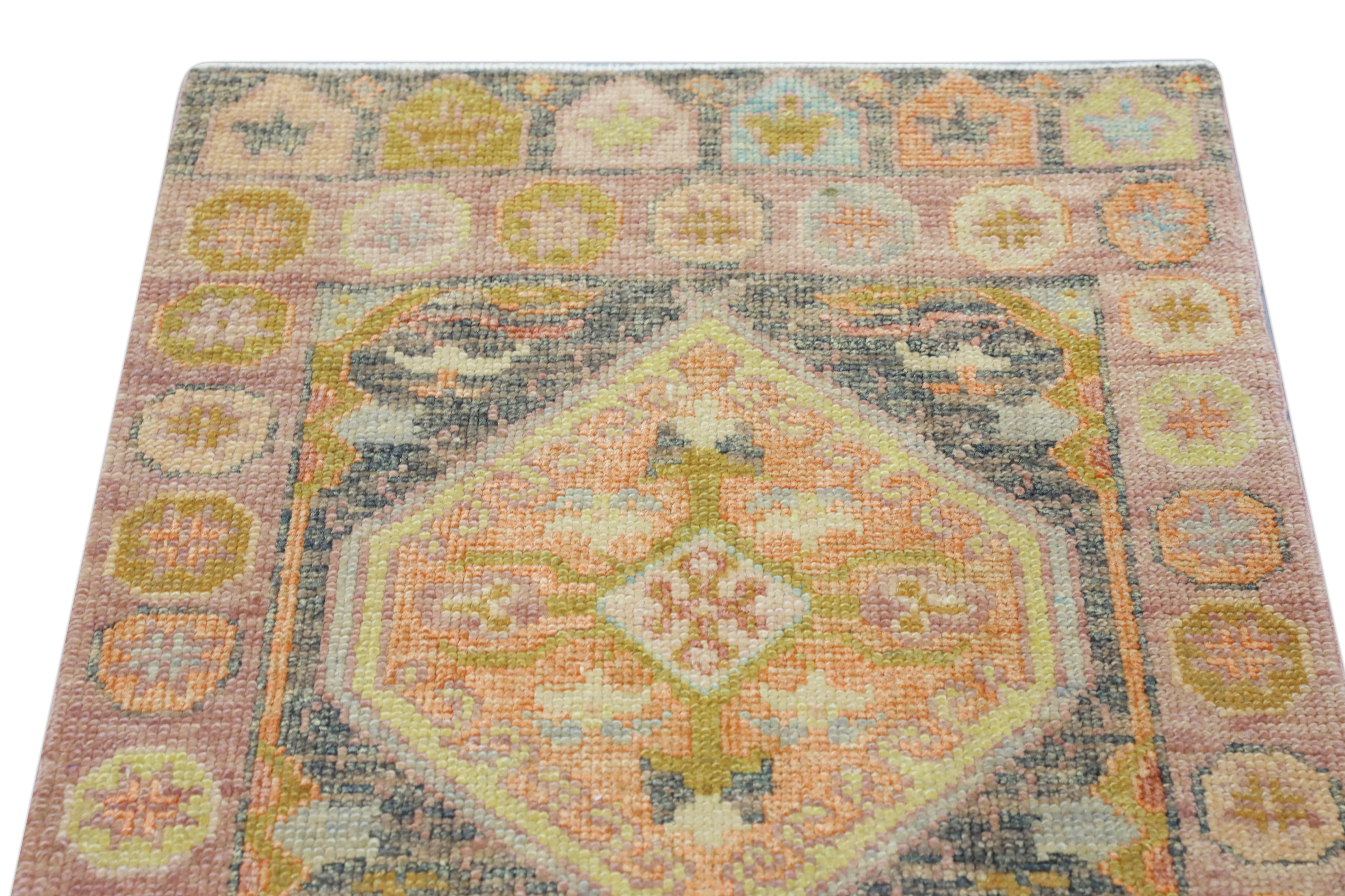 Noué à la main Tapis oriental noué à la main turc Oushak 2'4