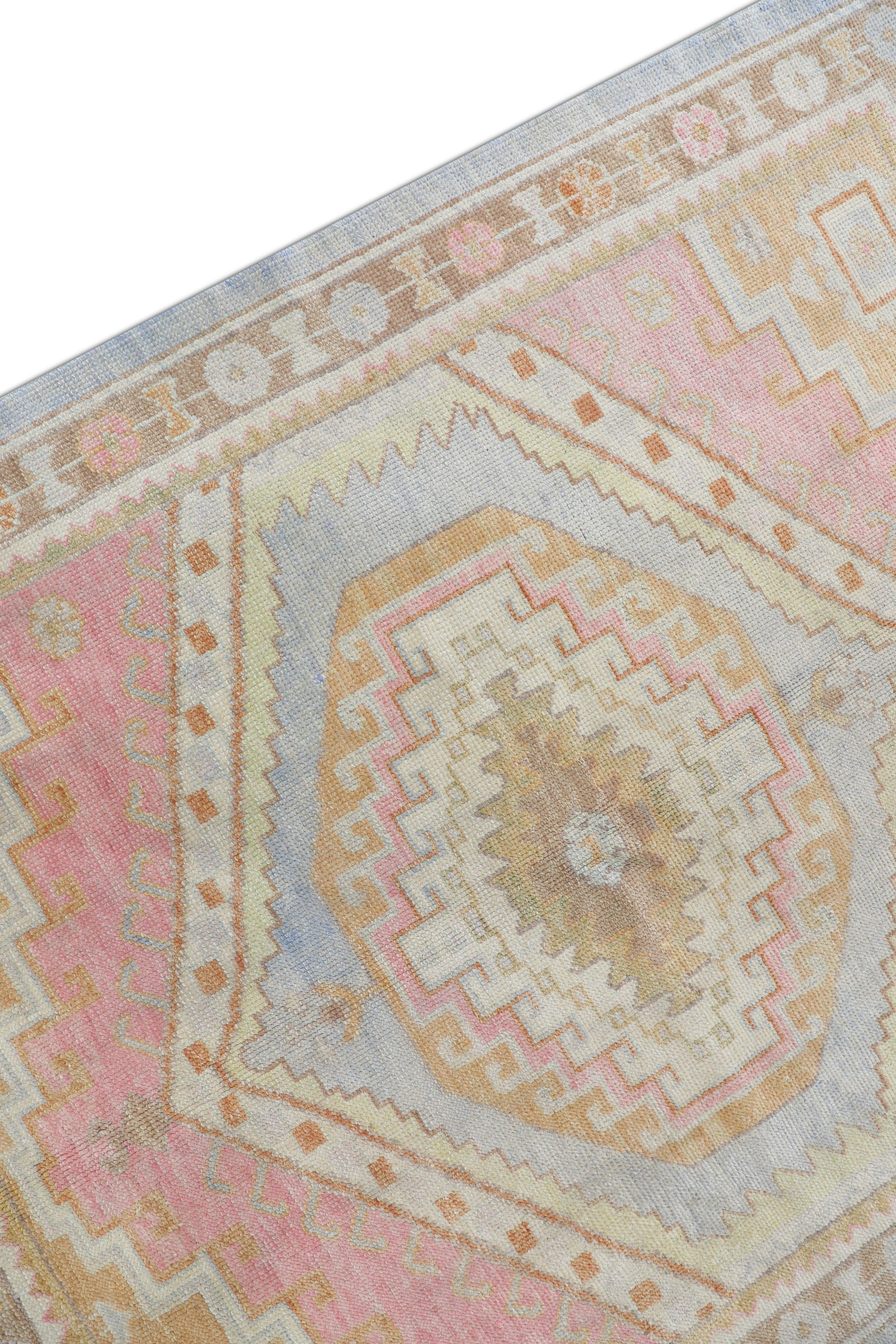 Tapis oriental noué à la main turc Oushak 5' x 7' n°551 
Découvrez une collection sélectionnée de chemins de couloir, de tapis en laine et de chefs-d'œuvre faits à la main, où l'élégance rencontre la fonctionnalité. Élevez votre espace avec une