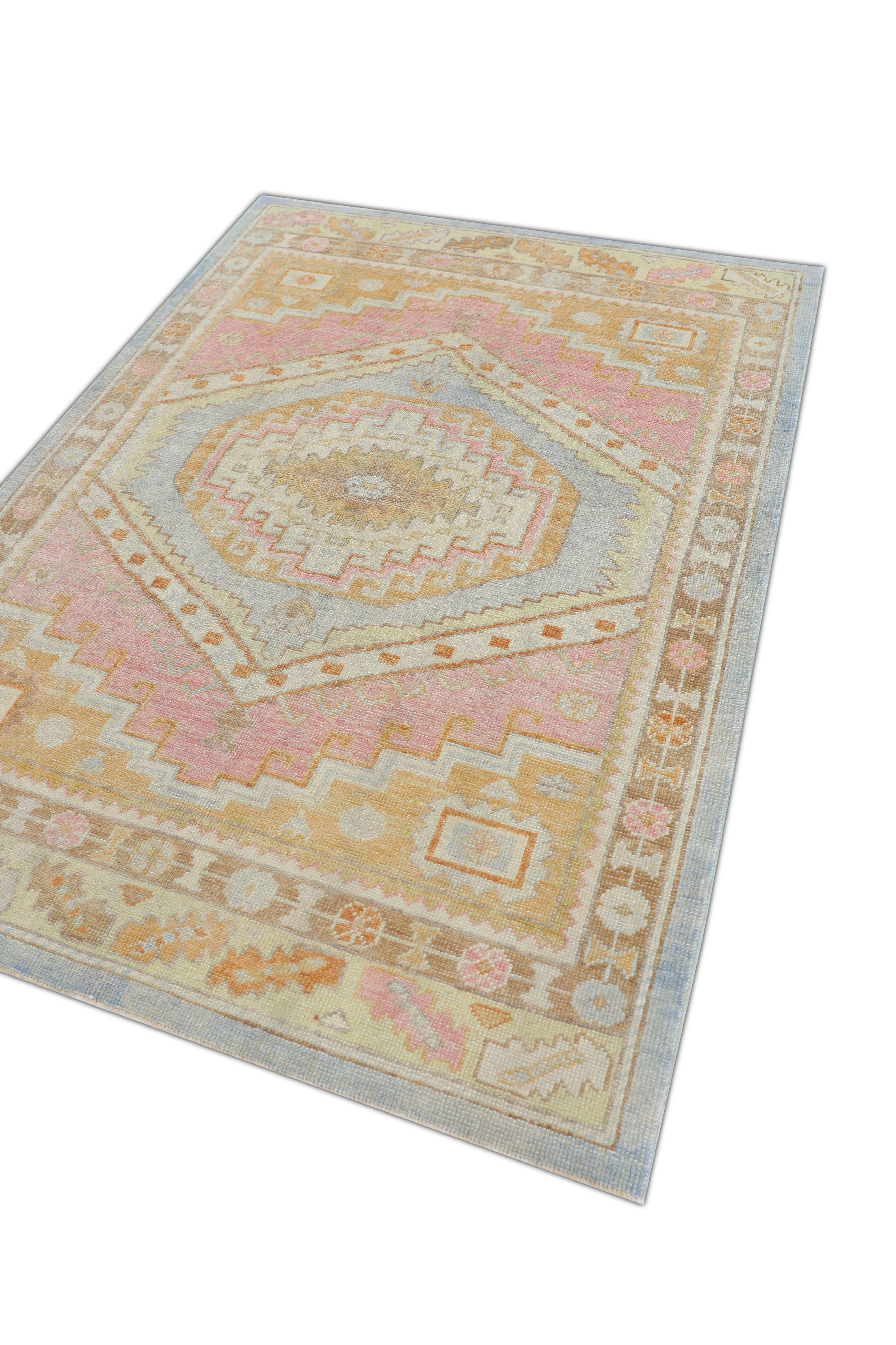 Noué à la main Tapis oriental noué à la main turc Oushak 5' x 7' n°551 en vente