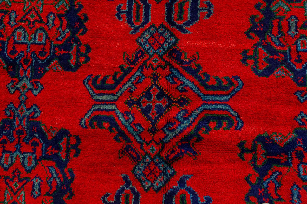 Oushak-Teppich Rotes Feld (Wolle) im Angebot