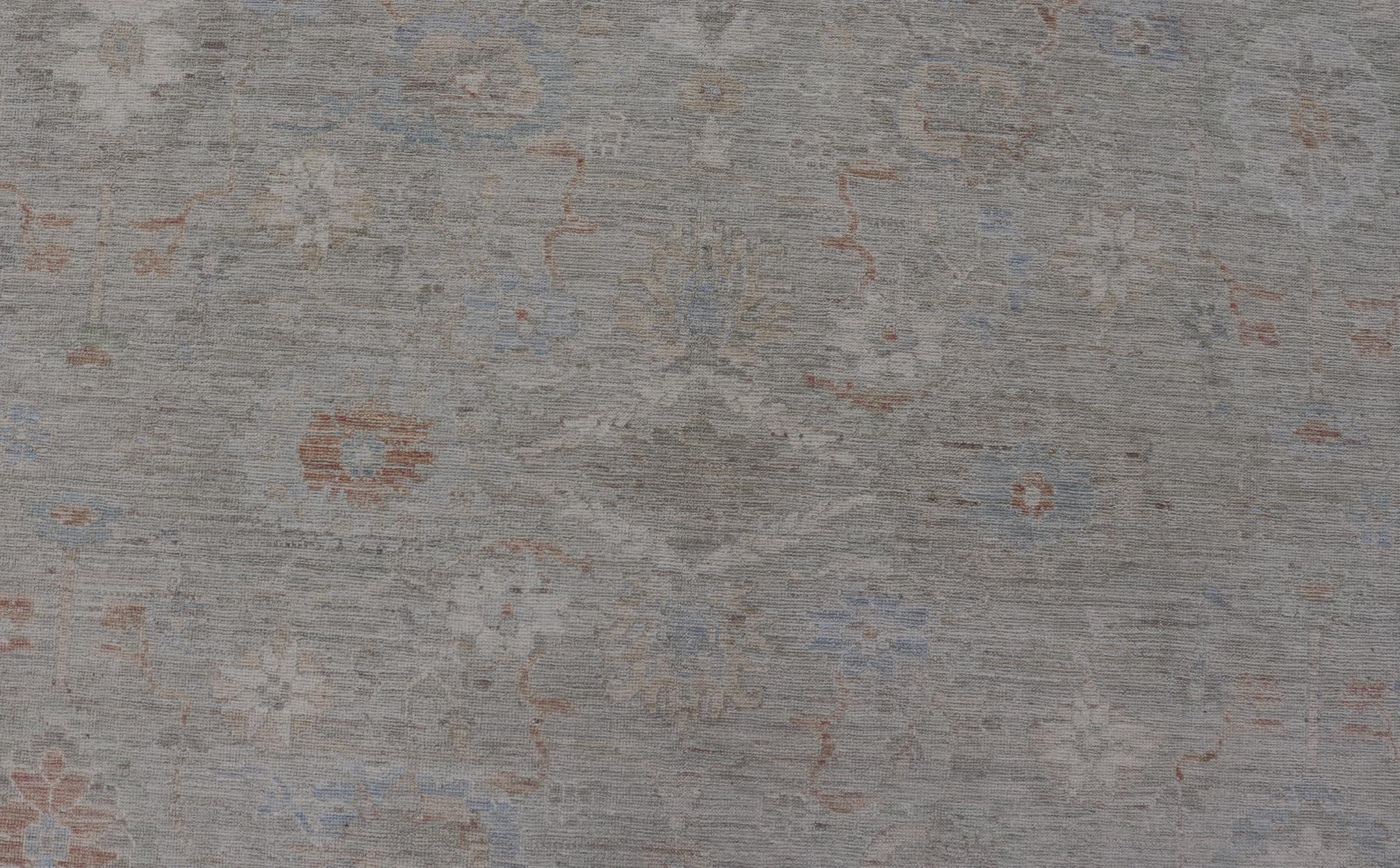 Lana Tappeto Oushak con base verde salvia e sottili accenti pastello 13'6 x 19'0 in vendita