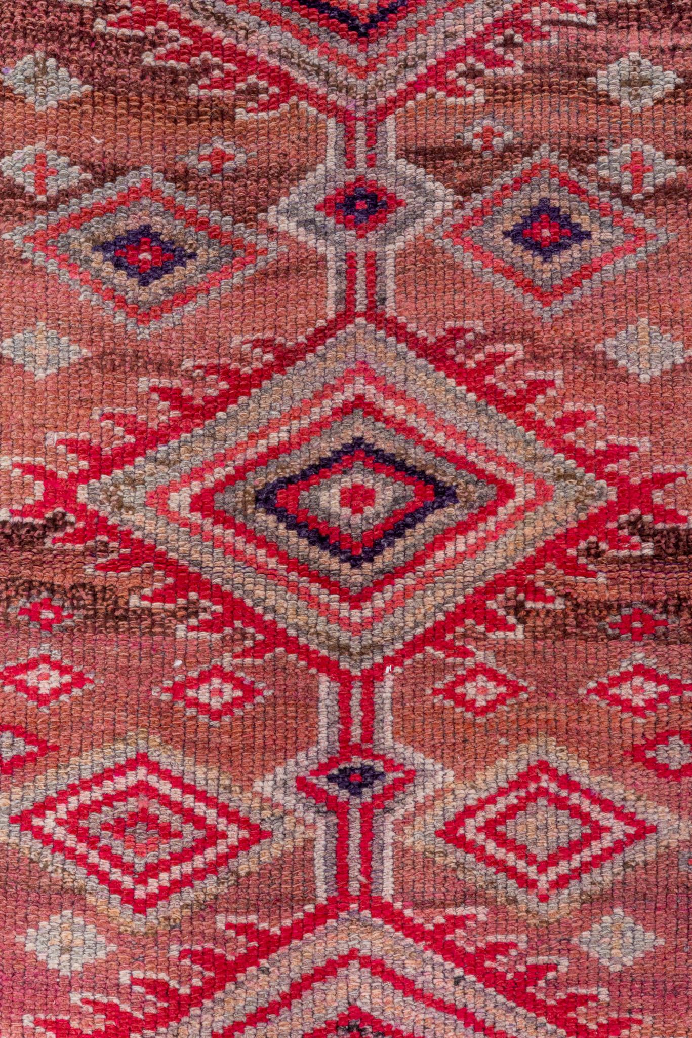 Oushak-Stammesmotiv in Rot-Tönen (Türkisch) im Angebot