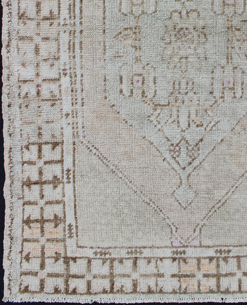 Turkish Oushak Vintage Rug from Turkey with Layered Medallion in Tan & Taupe