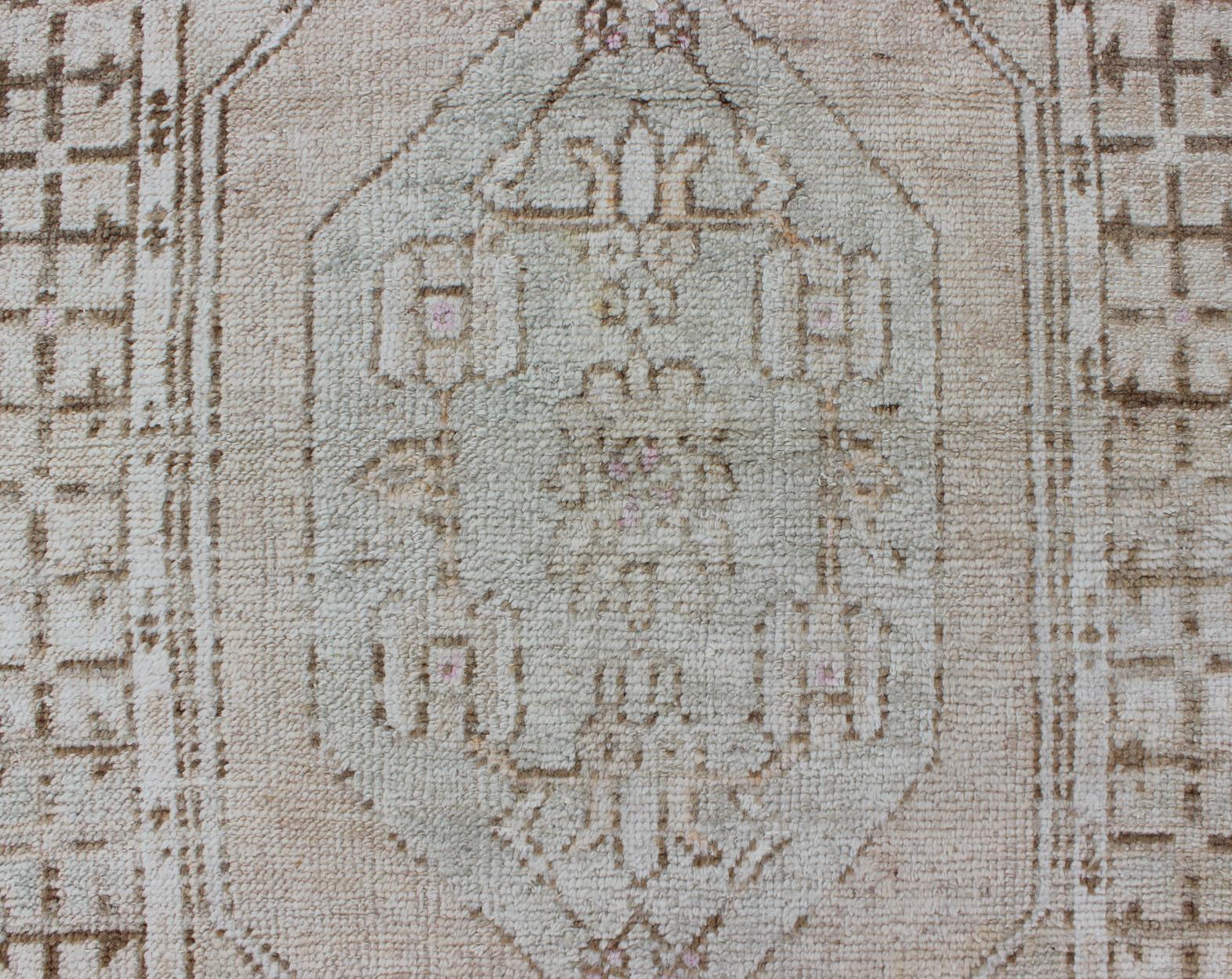 Oushak Vintage Rug from Turkey with Layered Medallion in Tan & Taupe 1