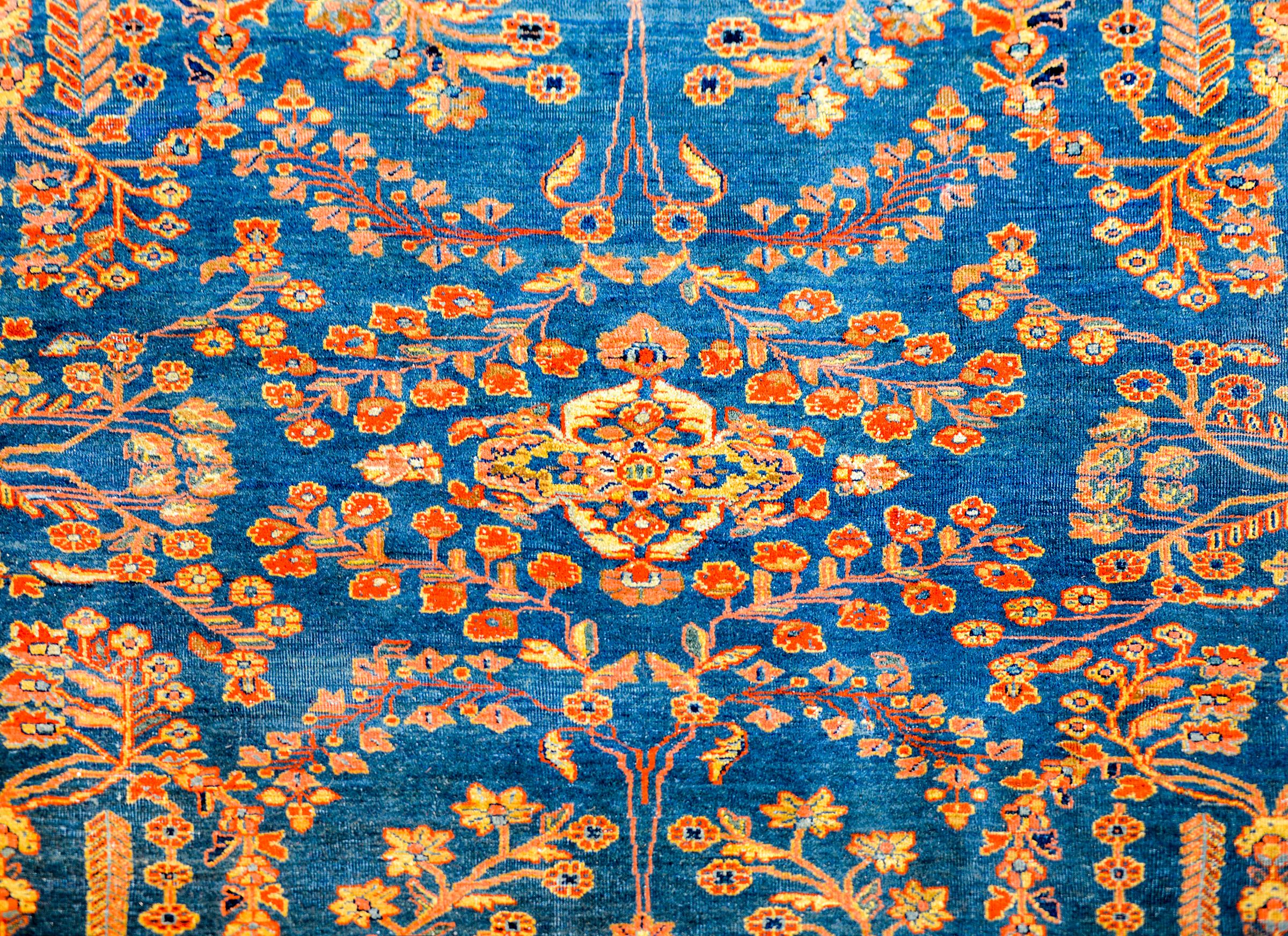 Outstanding Early 20th Century Sarouk Rug In Good Condition In Chicago, IL