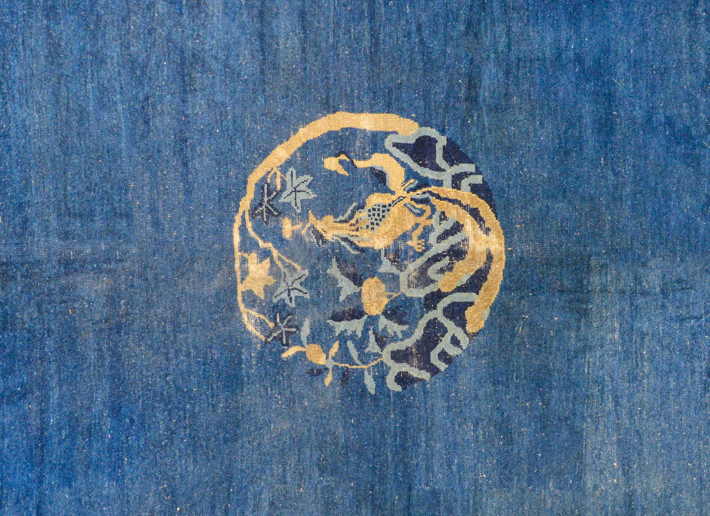 Oustanding chinesischer Peking-Teppich des späten 19. Jahrhunderts (Pflanzlich gefärbt) im Angebot