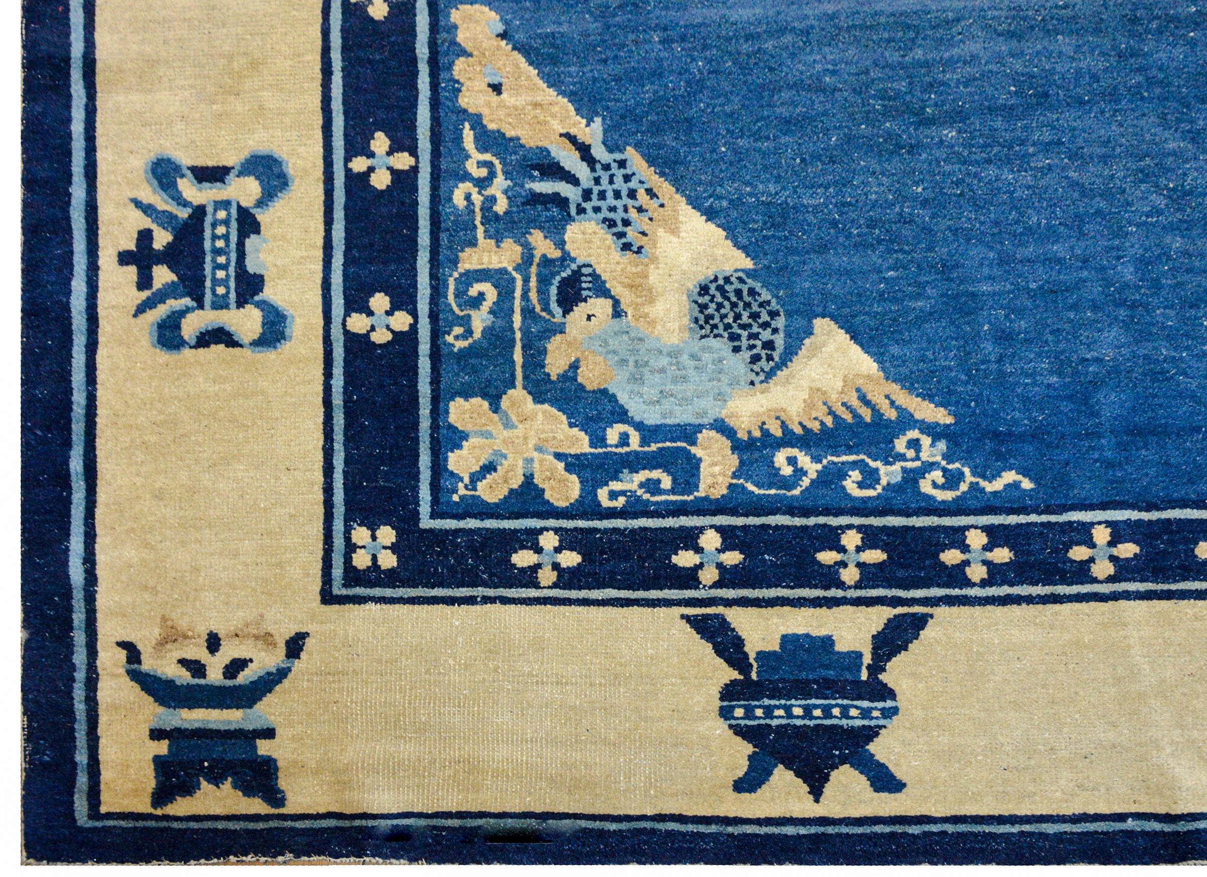 Oustanding chinesischer Peking-Teppich des späten 19. Jahrhunderts im Zustand „Gut“ im Angebot in Chicago, IL