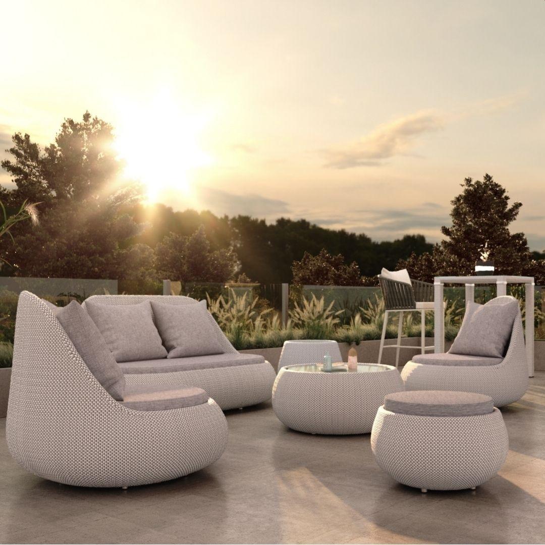 Hand-Crafted Outdoor 2 Seater Braided Sofa in Silver White Wicker For Sale