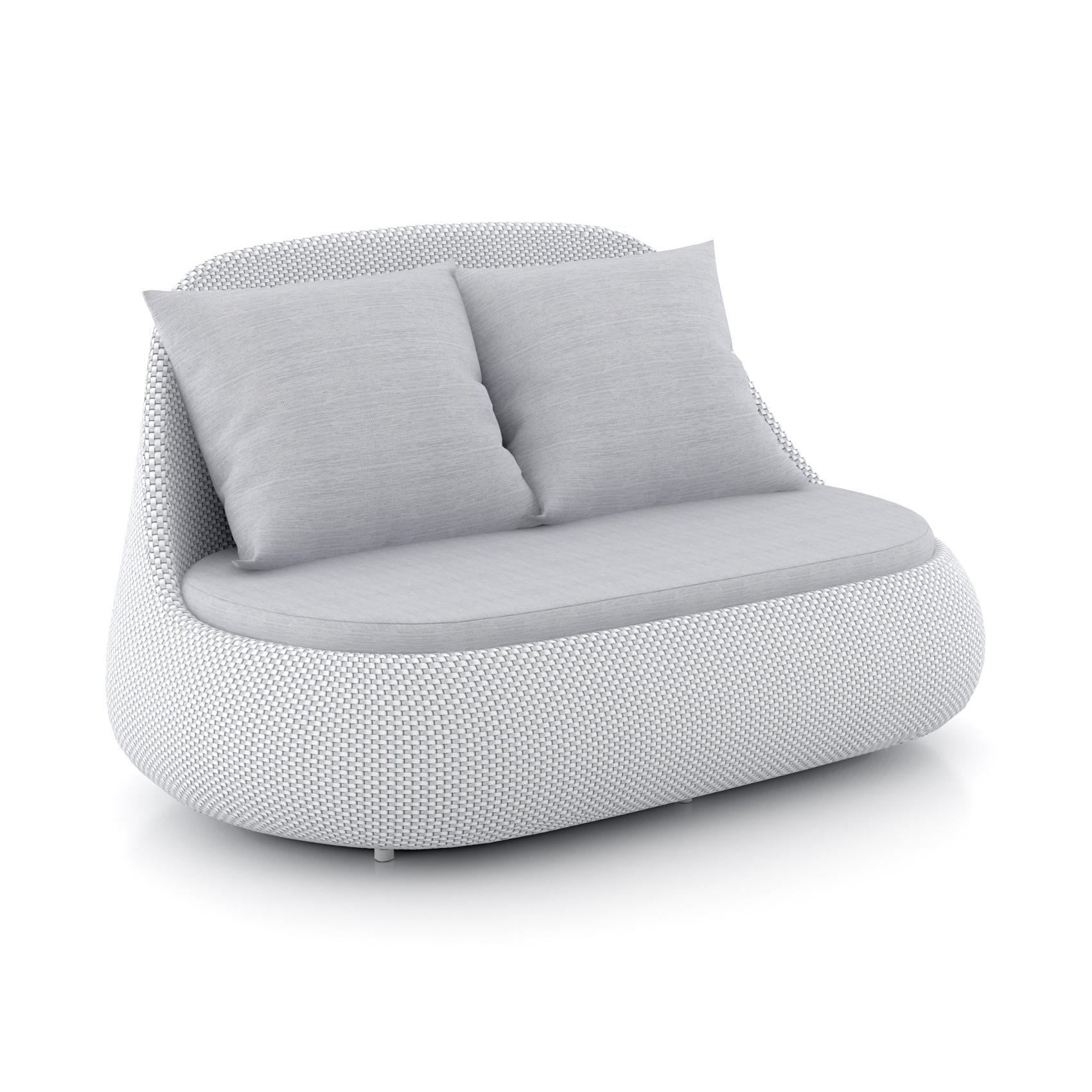 Outdoor 2 Seater Braided Sofa in Silver White Wicker In New Condition For Sale In New York, NY