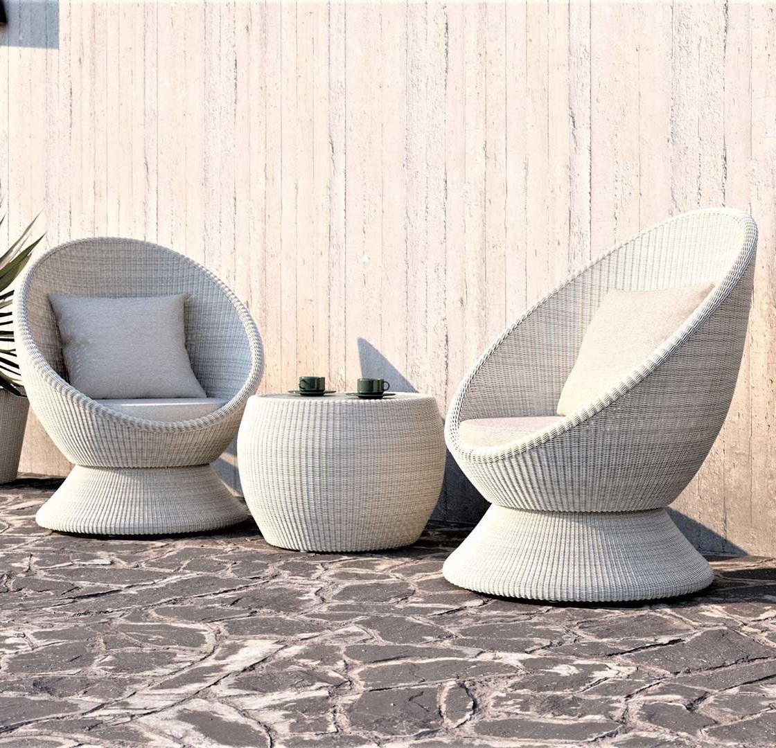 Modern Outdoor 360° Rotating Lounge Chair in Seashell Wicker For Sale