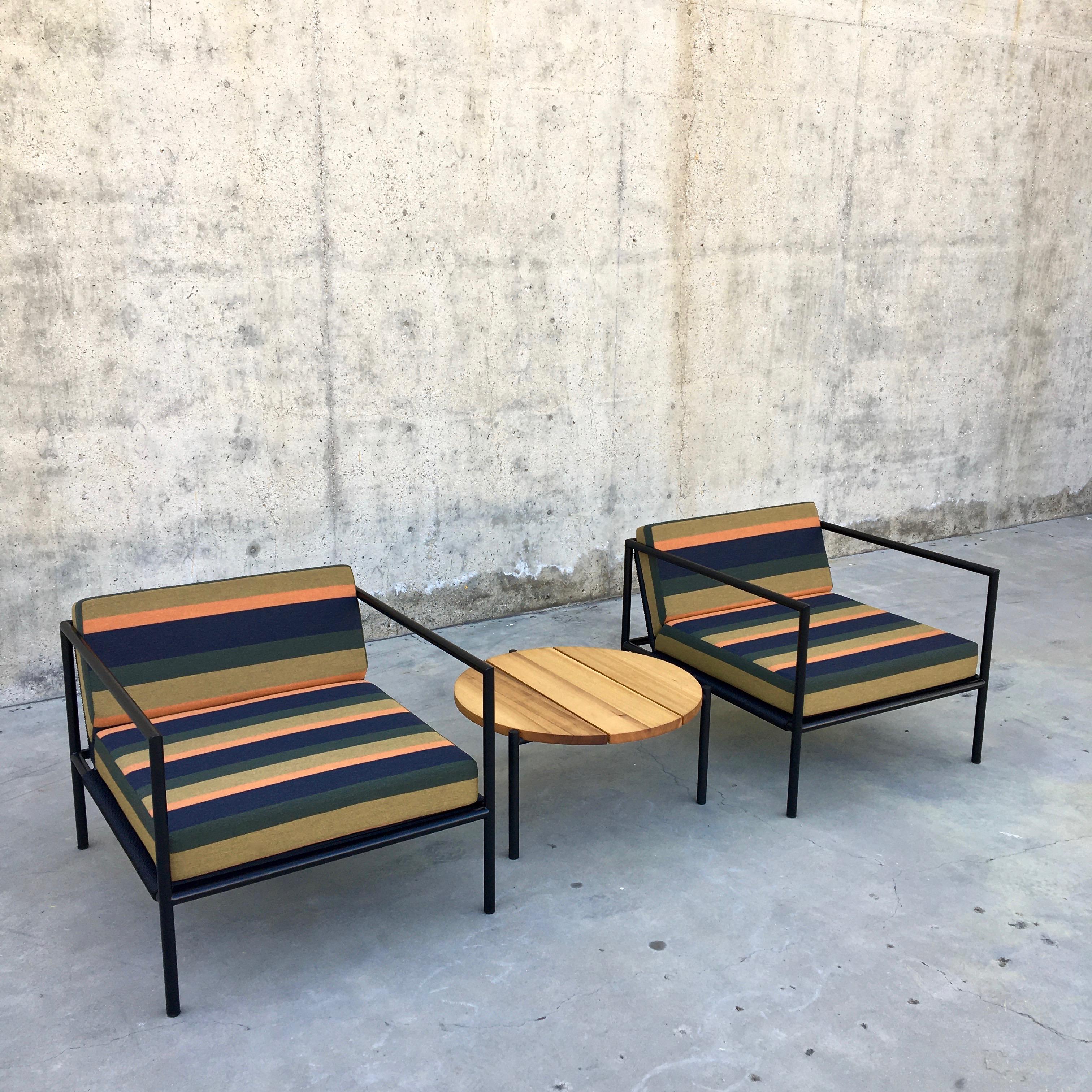 Outdoor-Sessel aus pulverbeschichtetem schwarzem Edelstahl und Nylonkordel (Pulverbeschichtet) im Angebot