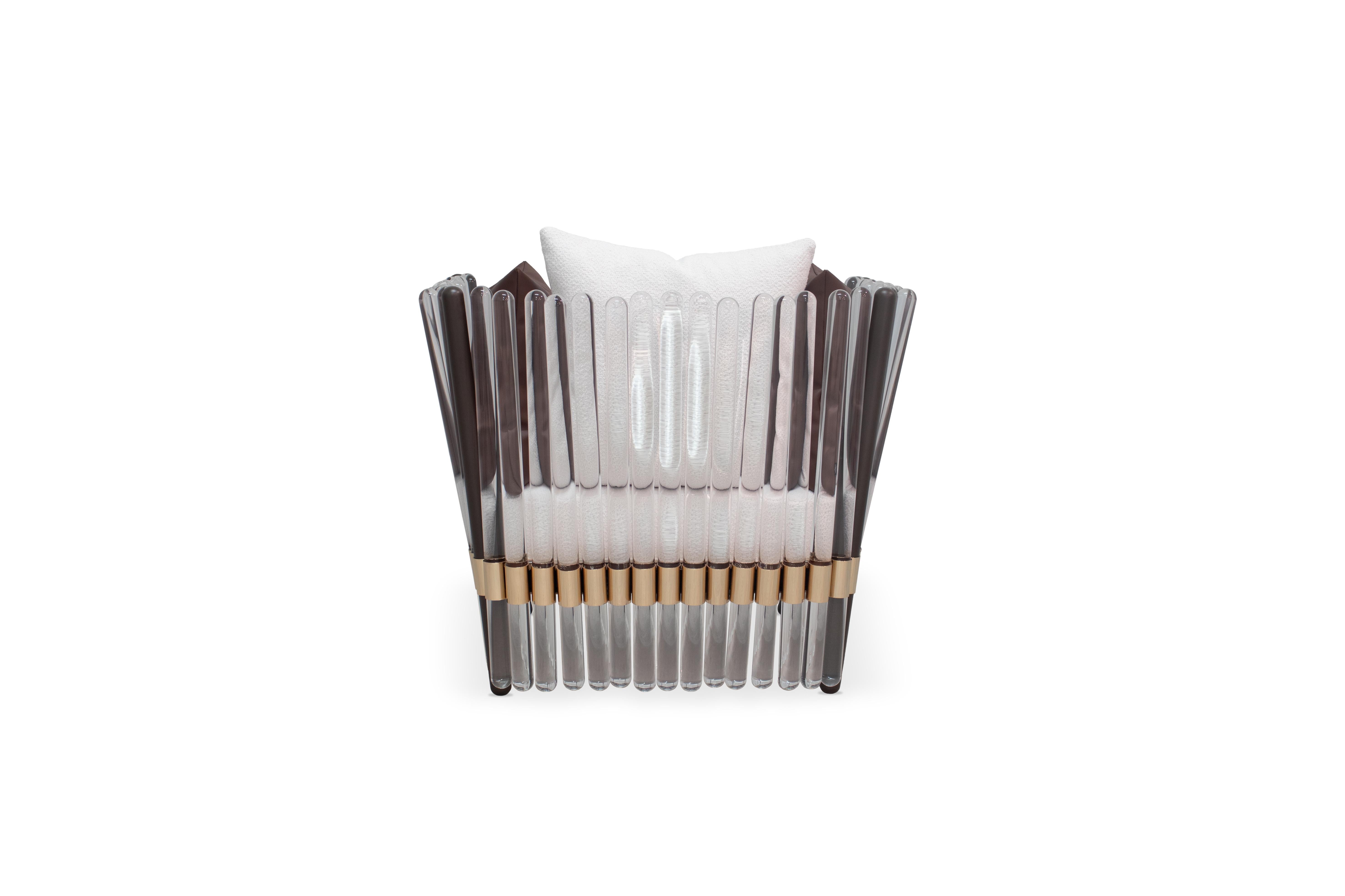 Moderne Fauteuil moderne avec détails métalliques dorés  pour l'extérieur en vente