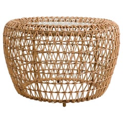 Mesa baja pequeña Balou para exterior de Kenneth Cobonpue