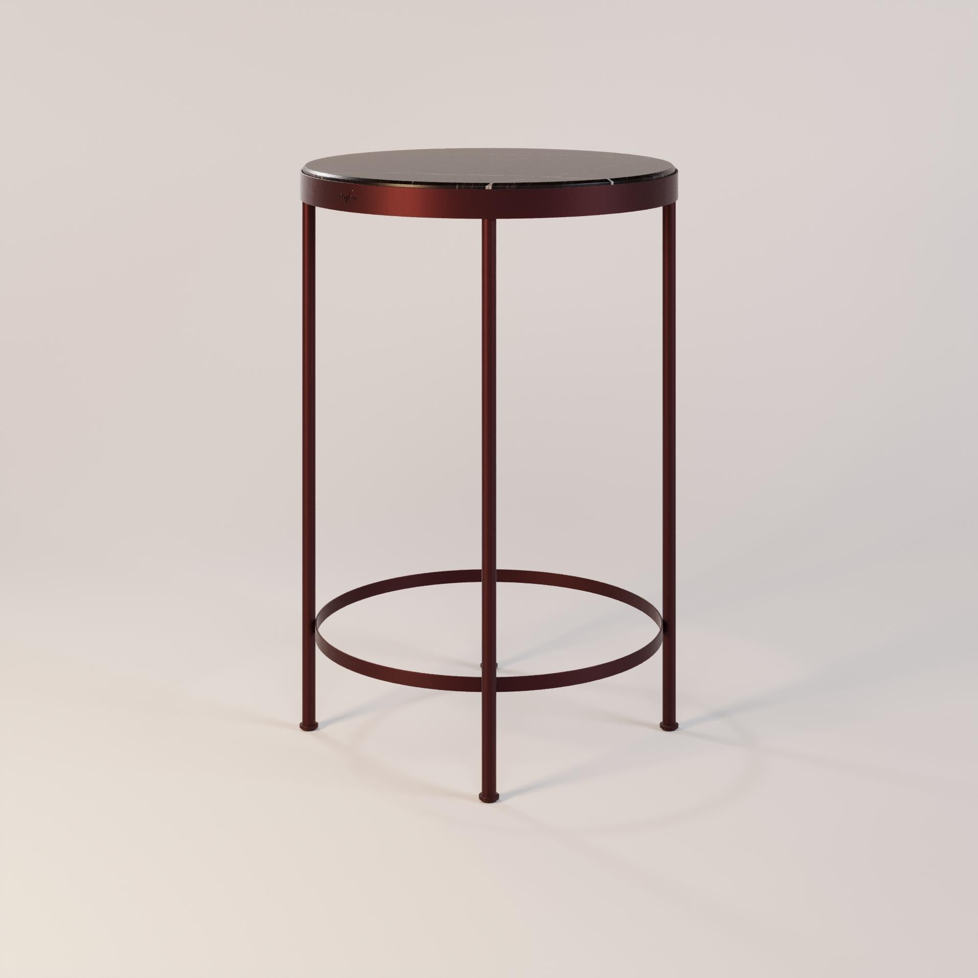 Table de bar d'extérieur Trace 

La table de bar Trace est la pièce parfaite pour ajouter de la vie et de la sophistication à tout espace de vie bien structuré. Il offre à la fois fonctionnalité et attrait visuel, ce qui en fait un must pour ceux