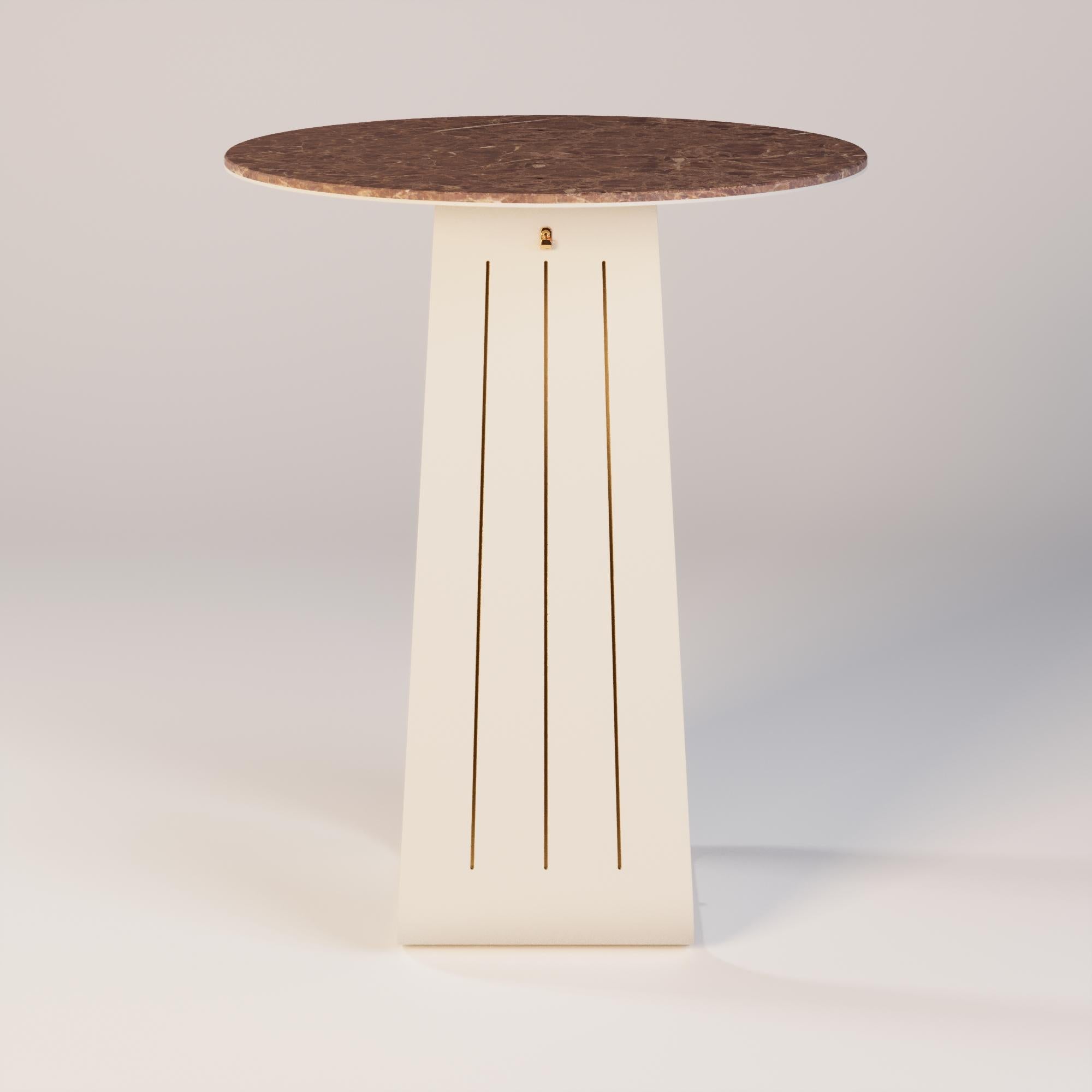 Mesa de bar Orizon

Una mesa de bar donde la luz abraza el diseño funcional. La encimera redonda de mármol revela texturas únicas, mientras que el portamonedas combina comodidad y practicidad. Las patas de acero inoxidable, con sutiles detalles