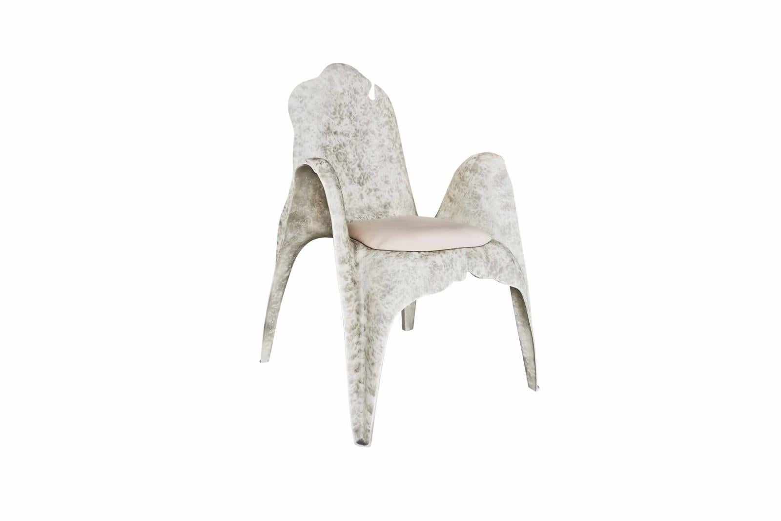 Resin Outdoor Biomorphic Dining Chair in Matte White Finish For Sale