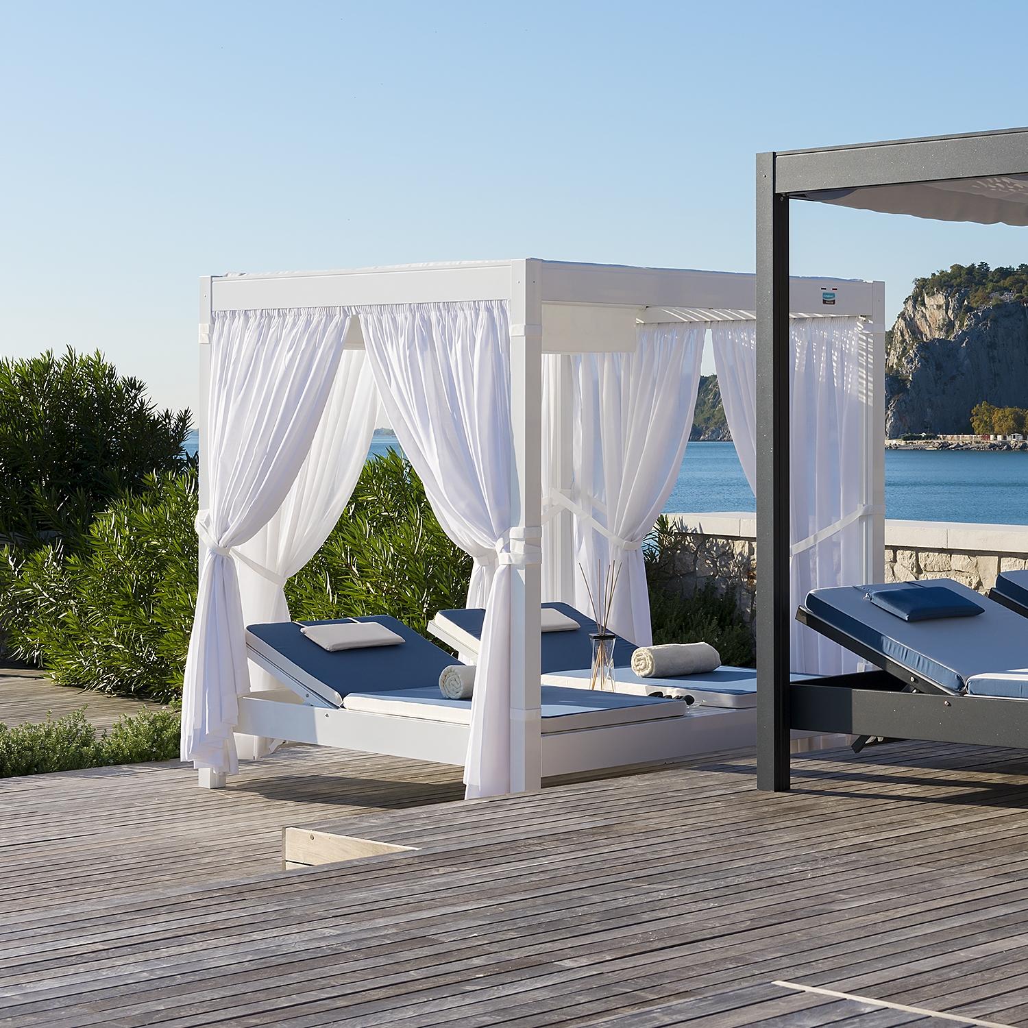 Weiße Terrassen-Cabana-Liege, hergestellt in Italien (Moderne) im Angebot
