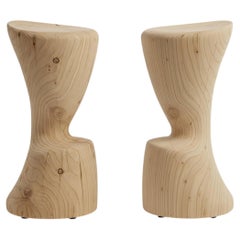 Outdoor Barhocker aus Zedernholz, geschnitzt aus einem einzigen Block duftender Zedern