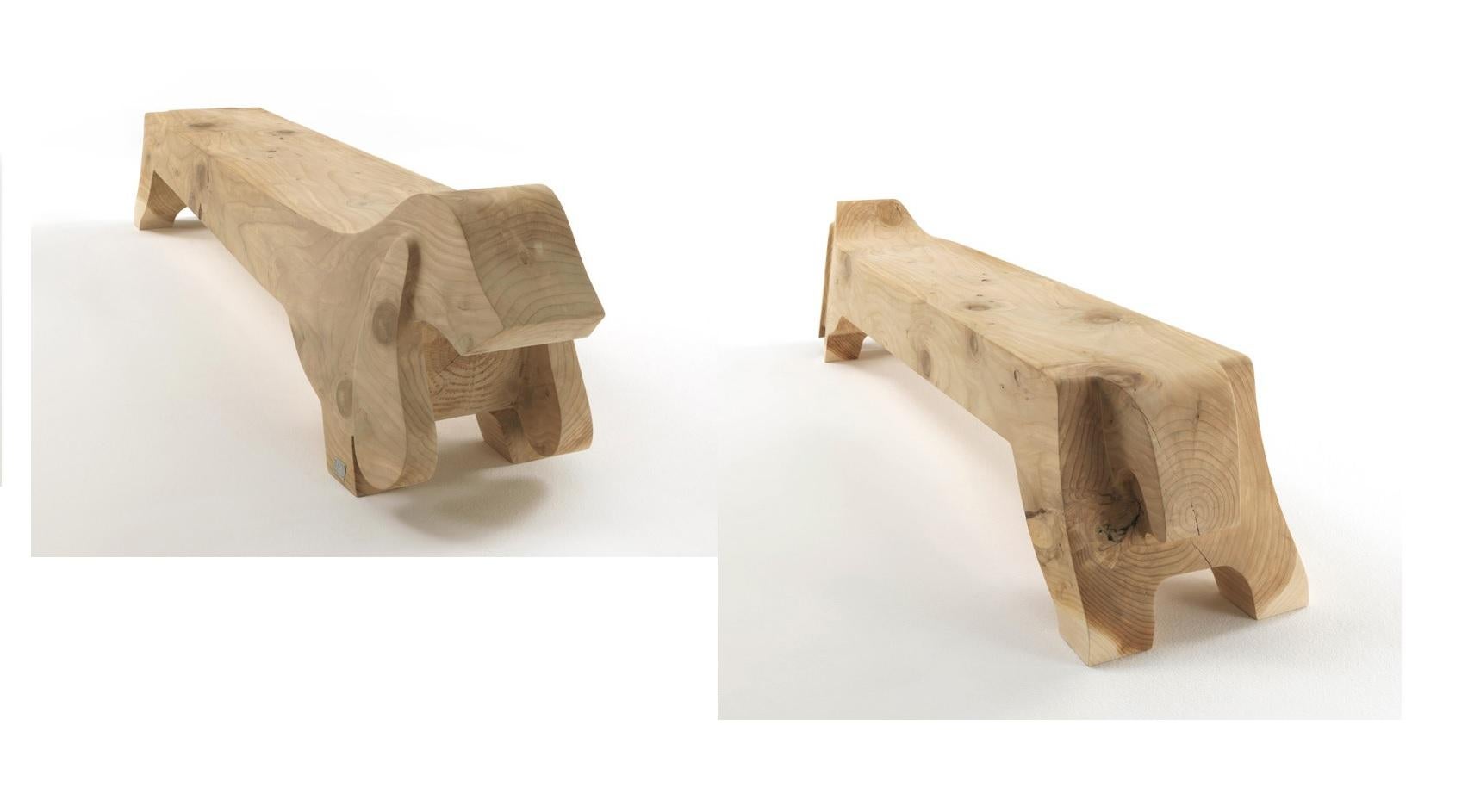Moderne Banc de designer en bois de cèdre sculpté à partir d'un seul bloc de cèdre scénique en vente