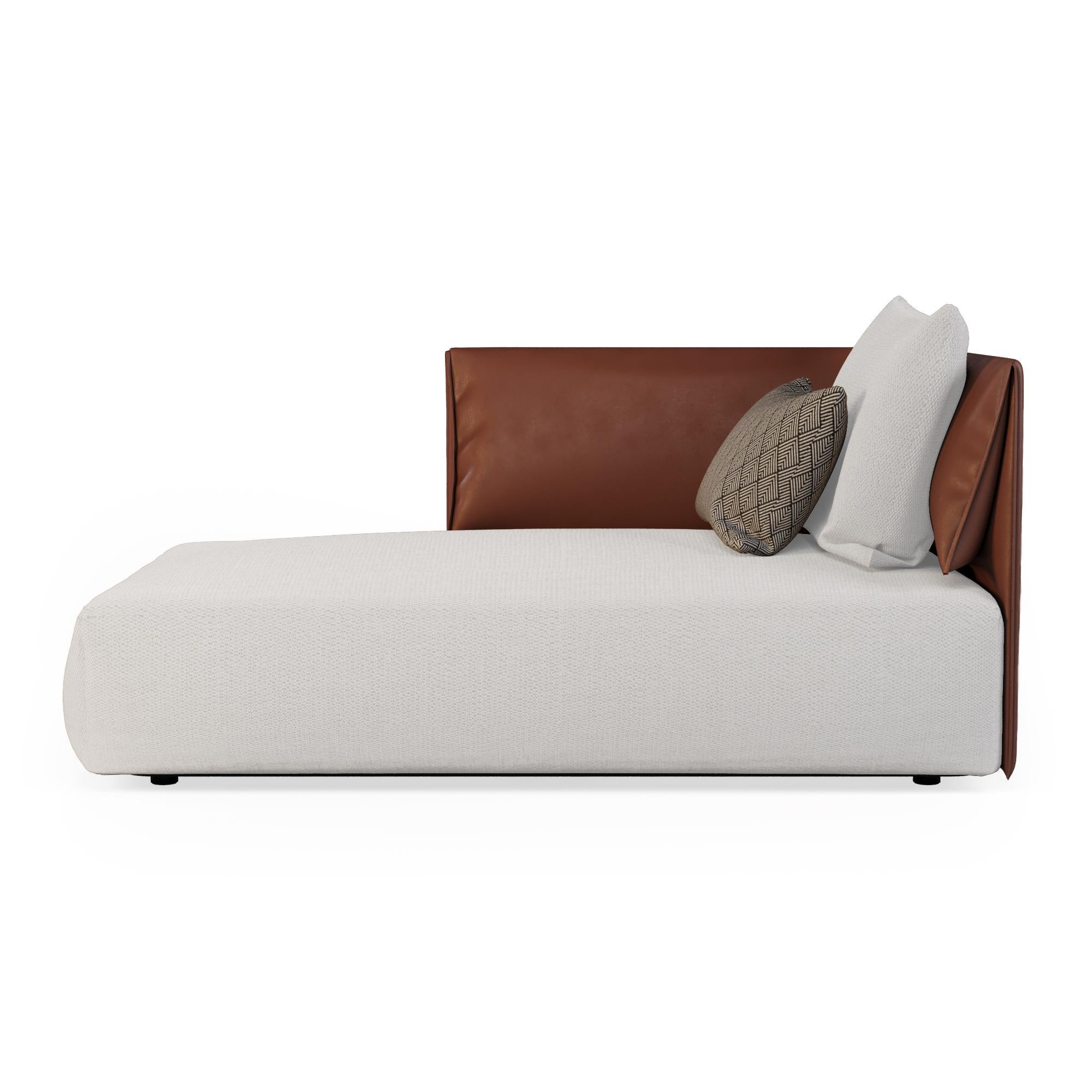 Acier inoxydable Chaise longue avec détails en cuir et coussins à motifs pour l'extérieur en vente