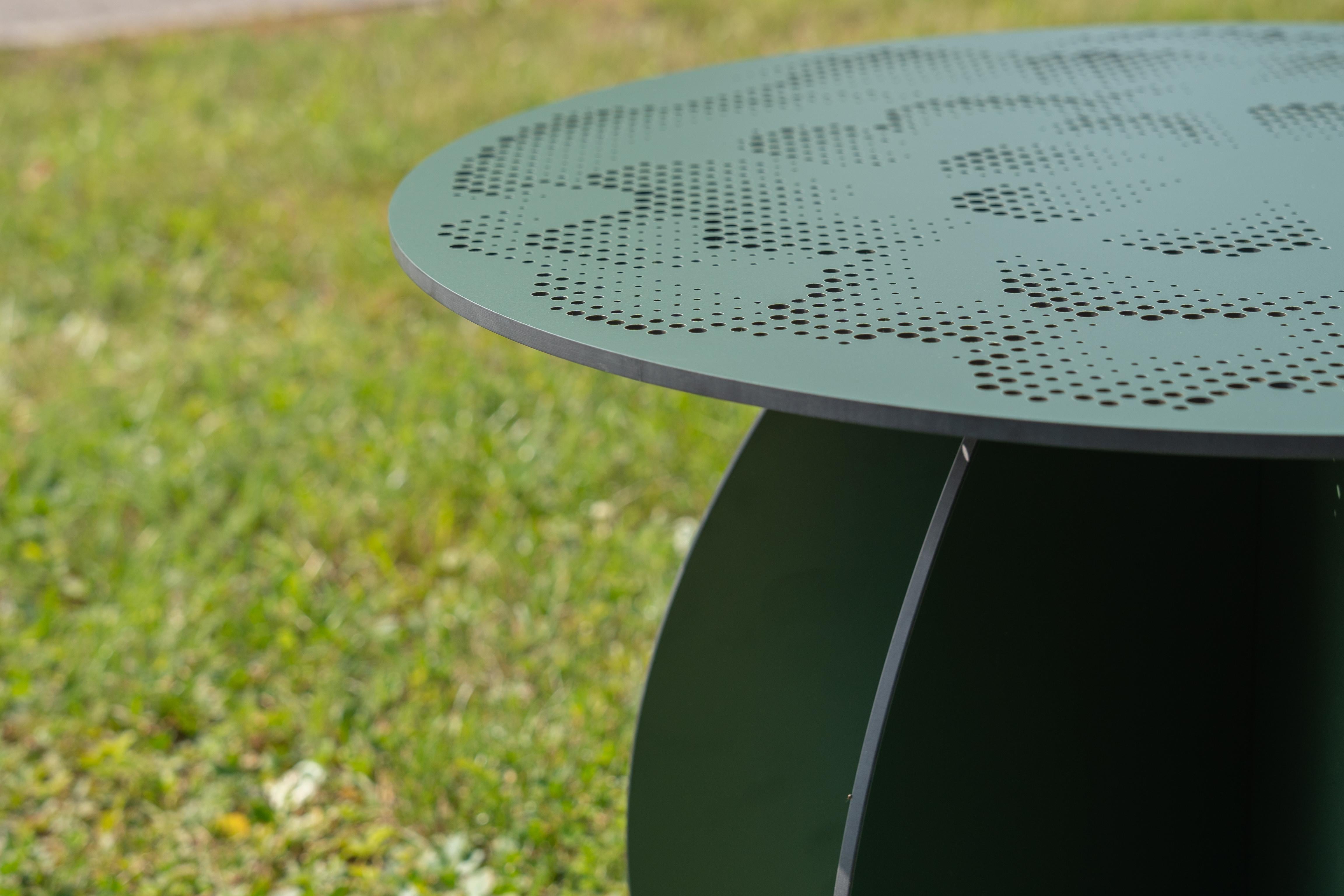 French Outdoor Coffee Table - Green GARDENIA ø60 cm For Sale