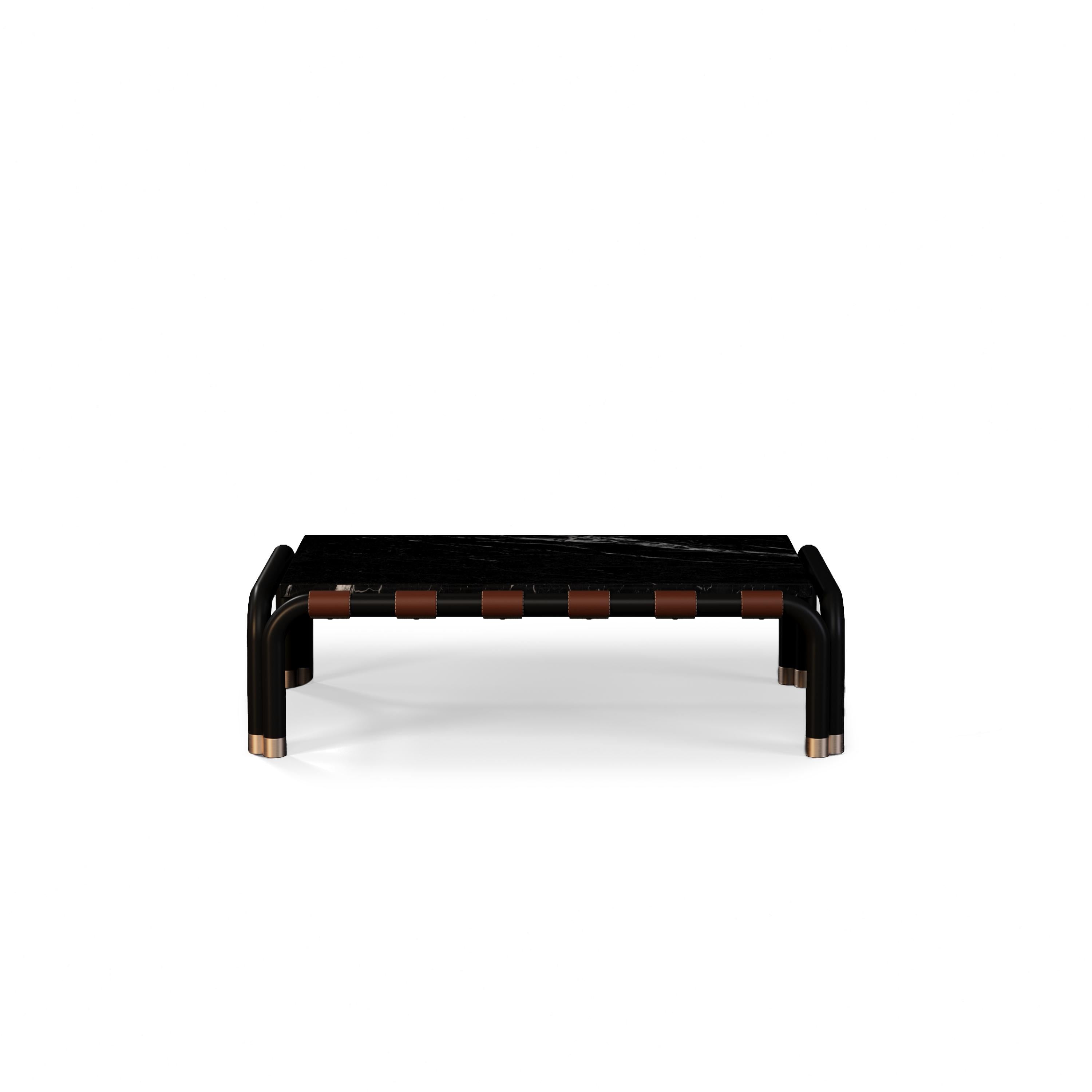 Mesa baja Hound 

Equilibrando el encanto clásico con el refinamiento moderno, la mesa Sabueso realza cualquier espacio exterior con confianza y atractivo sin esfuerzo. Diseñado con materiales de alta calidad, resiste a todas las condiciones