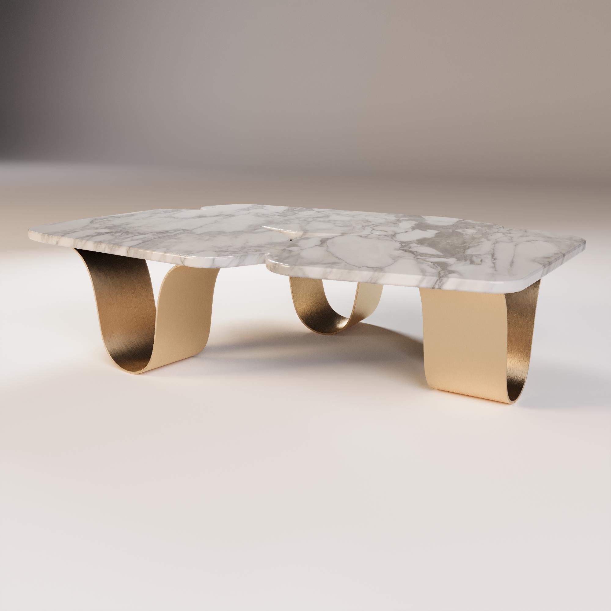 Portugais Table basse de patio moderne avec surface en marbre en vente