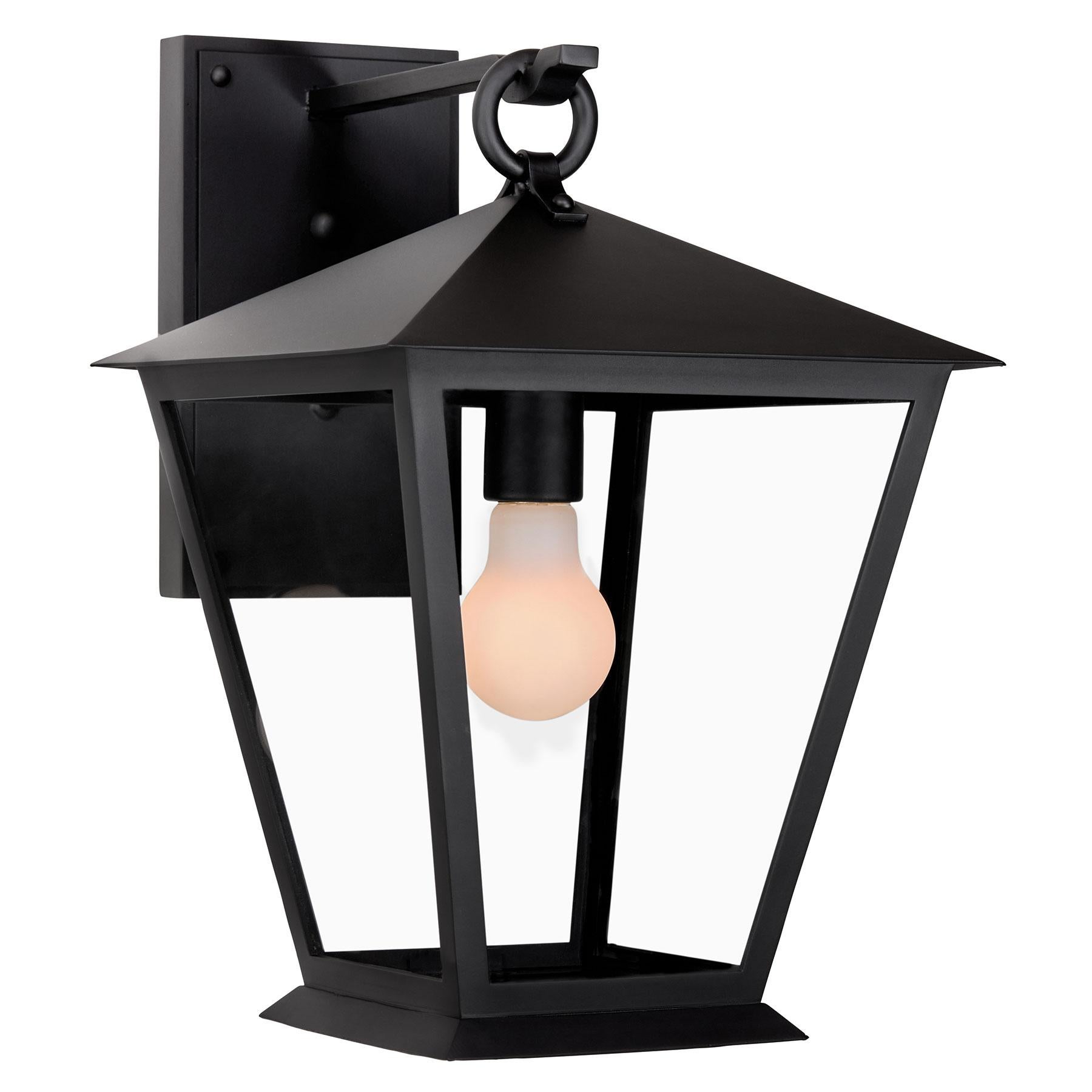 XXI secolo e contemporaneo Lanterna da parete per esterni in stile Coloni Revival, apparecchio per esterni realizzato a mano in vendita