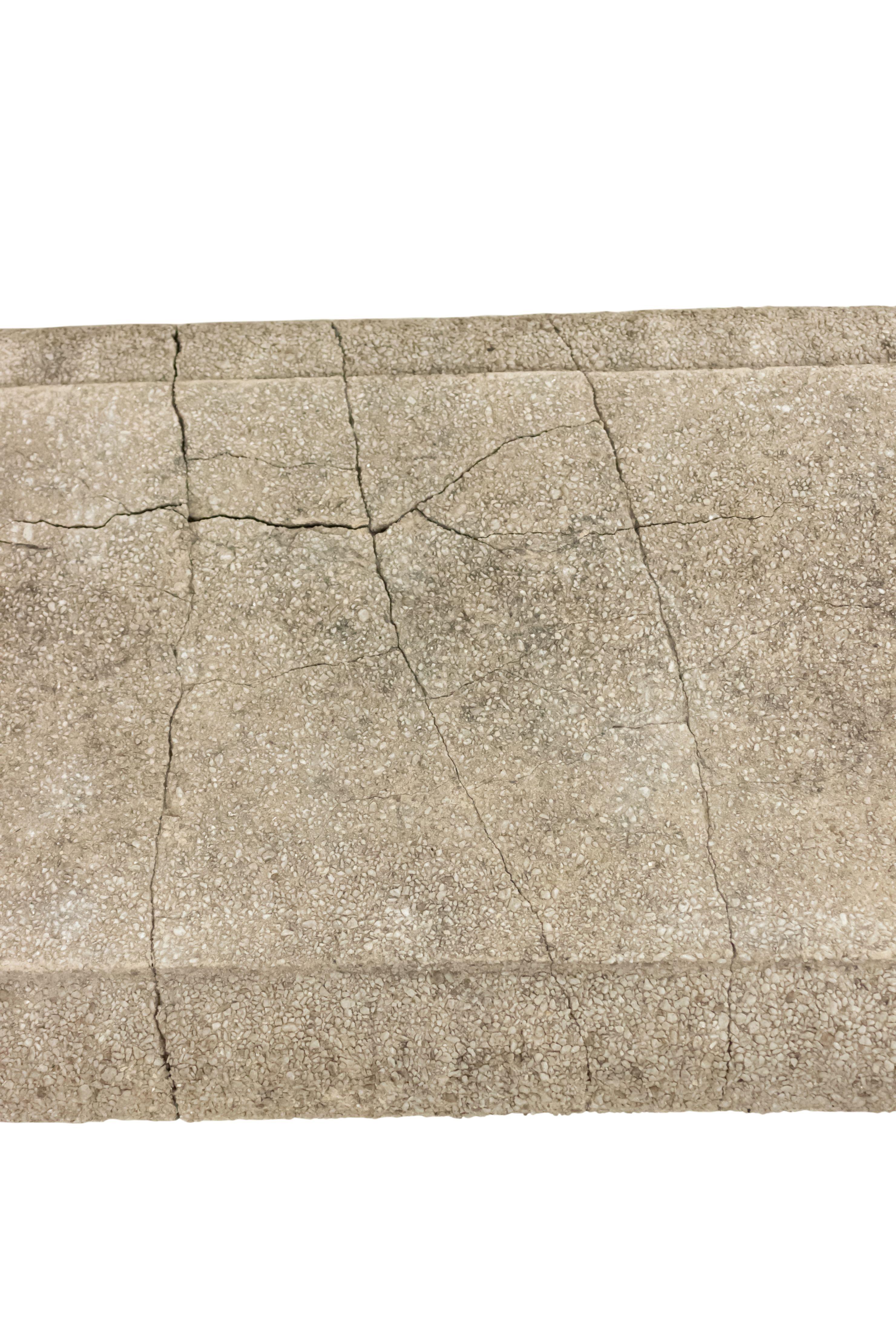 Scroll-Bank aus Beton für draußen (Europäisch) im Angebot