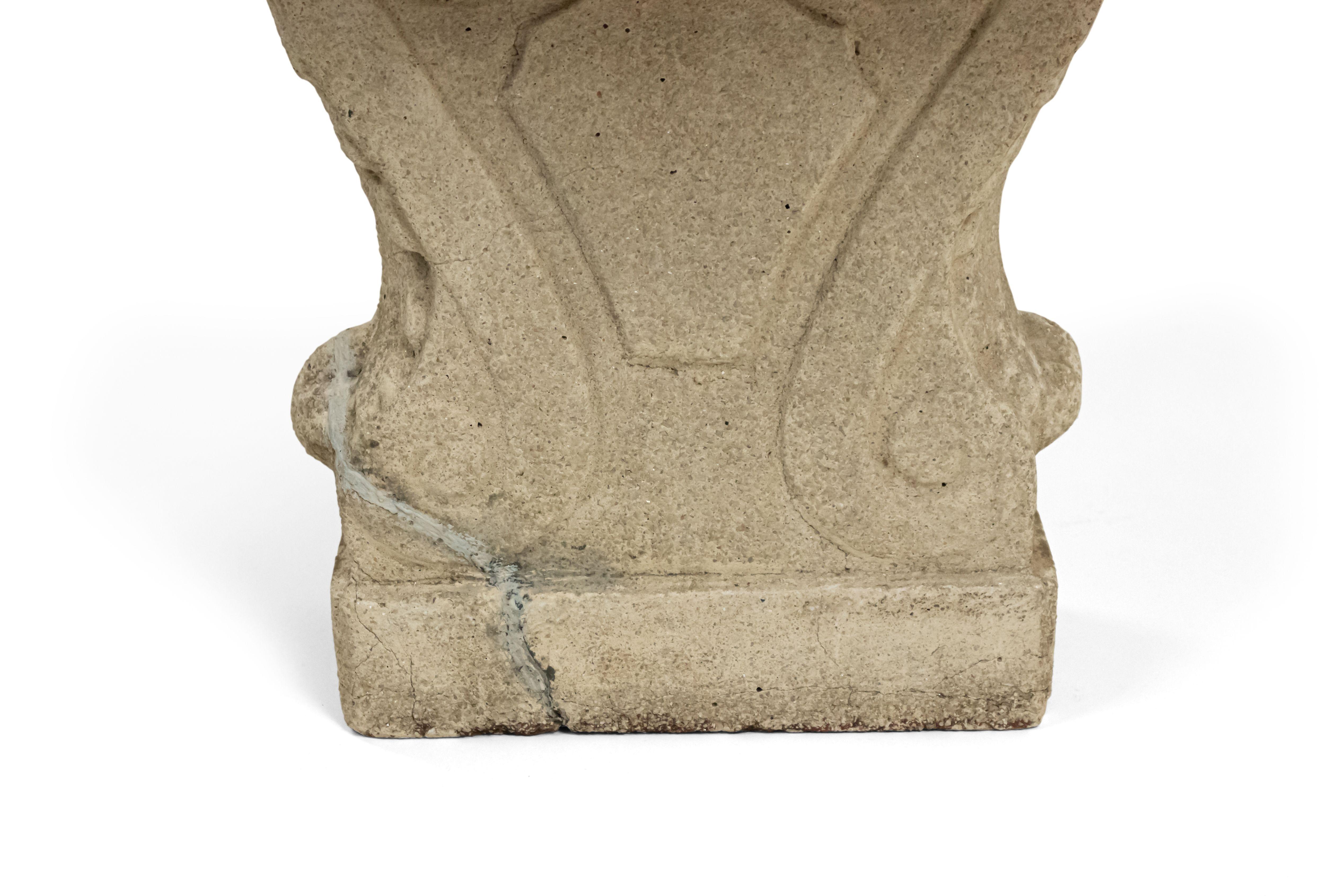 Scroll-Bank aus Beton für draußen im Zustand „Gut“ im Angebot in Queens, NY