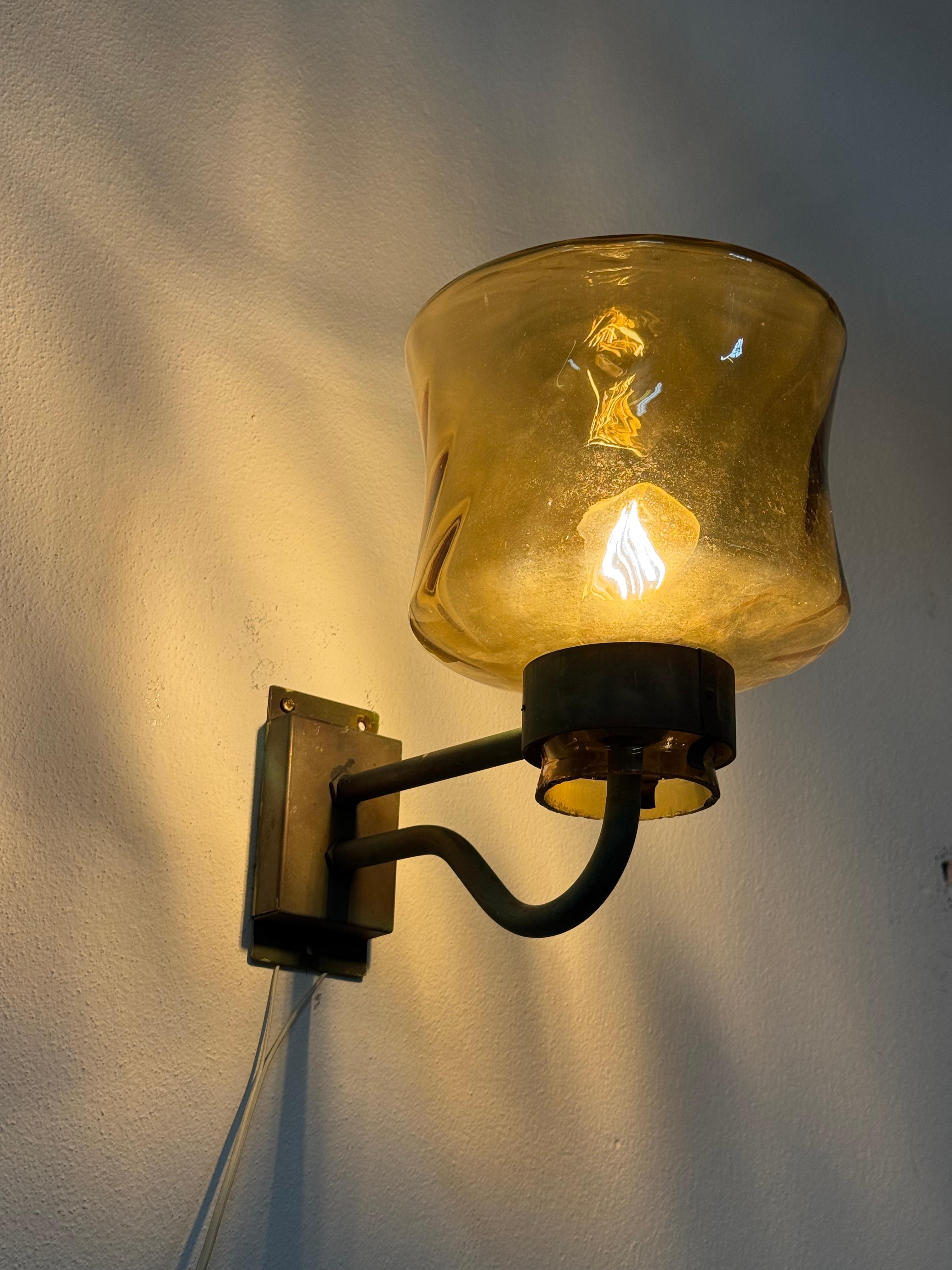 Applique extérieure en cuivre avec abat-jour en verre en vente 4