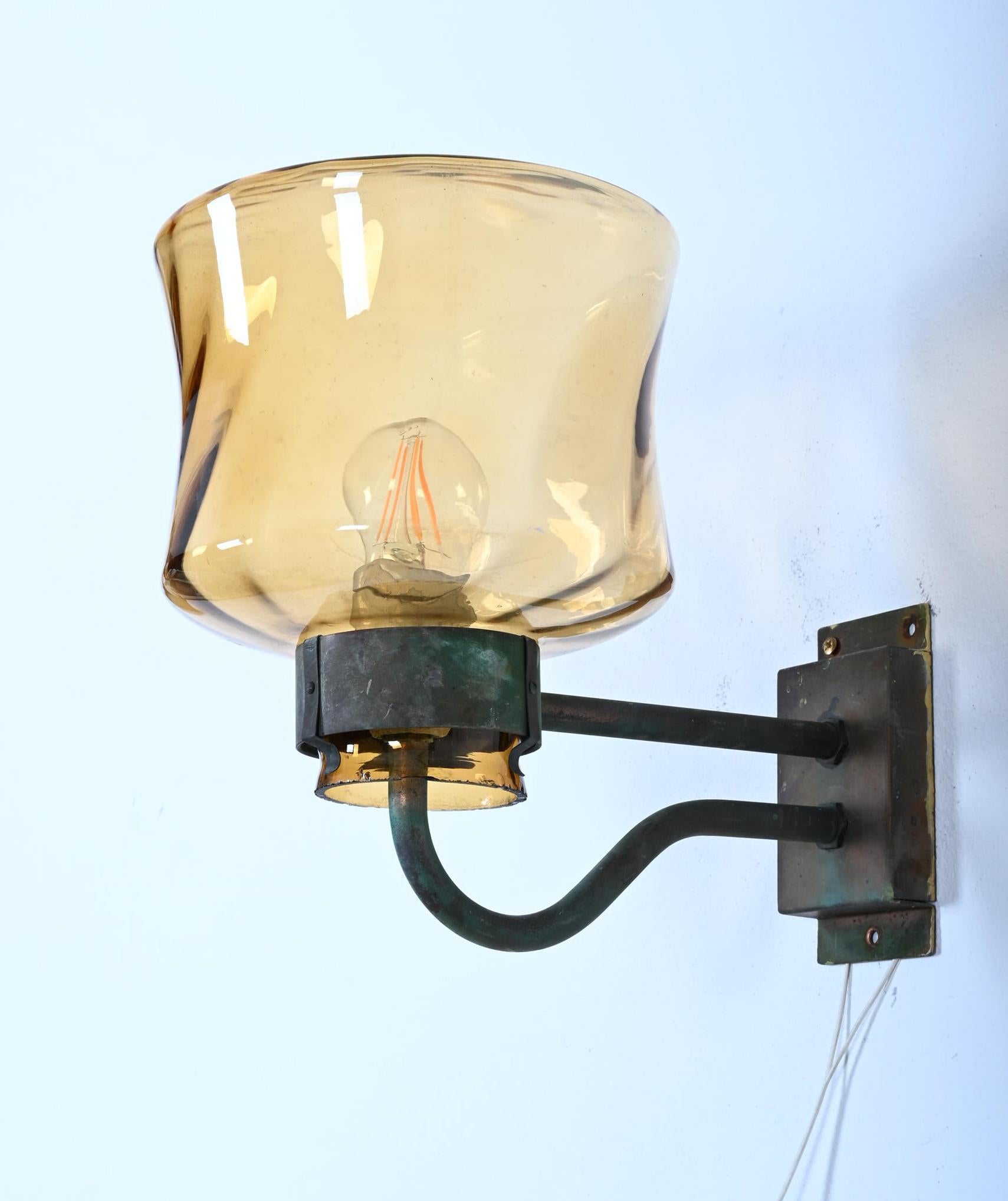 Applique extérieure en cuivre avec abat-jour en verre en vente 10