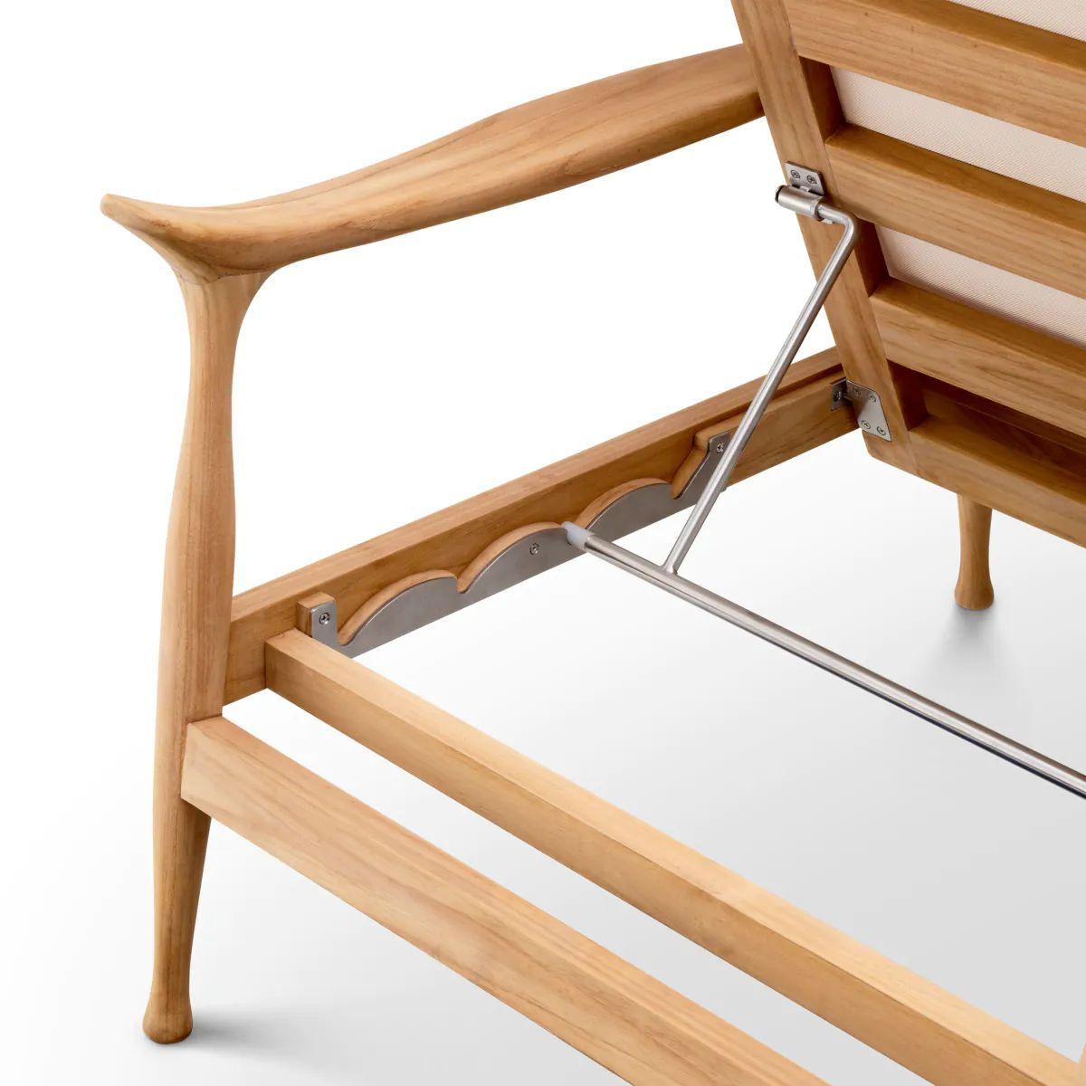 Outdoor Daybed with off-white Cushions For Sale 3