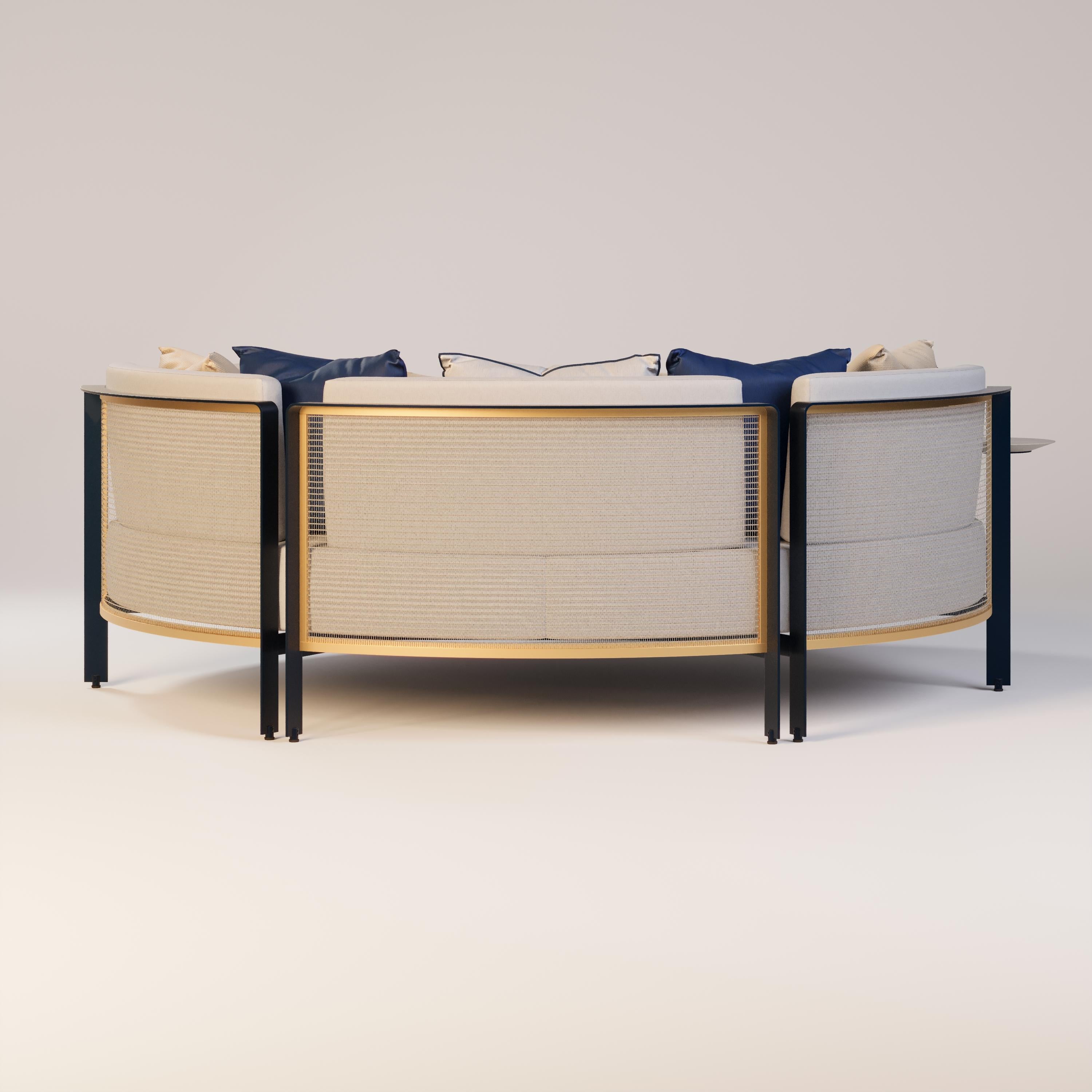 Polar Daybed 

The Polar daybed is the perfect incorporation of sophistication and modern elegance, designed to elevate any space. Its graceful, rounded shape and minimalist lines create a
serene, inviting atmosphere, while the gently raised