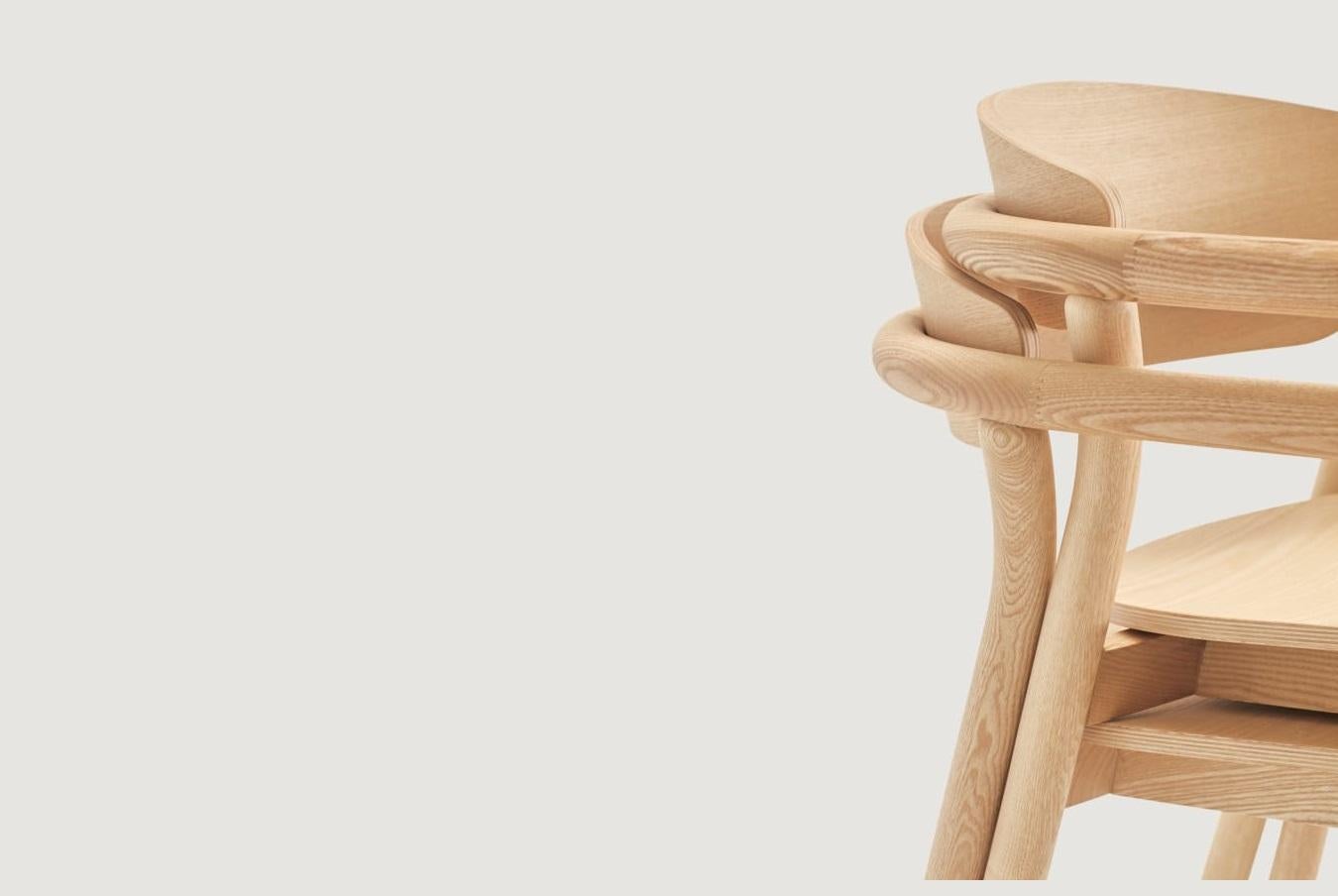 Designer-Stühle für den Außenbereich aus massivem Iroko von Mario Ruiz für Capdell- 6 stapelbar im Angebot 3