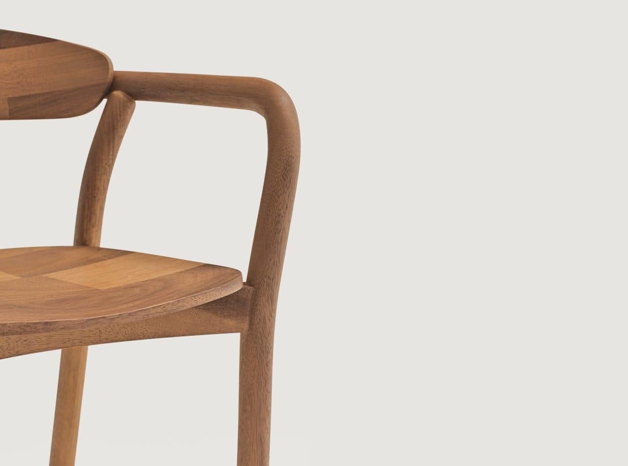 Designer-Stühle für den Außenbereich aus massivem Iroko von Mario Ruiz für Capdell- 6 stapelbar im Angebot 4