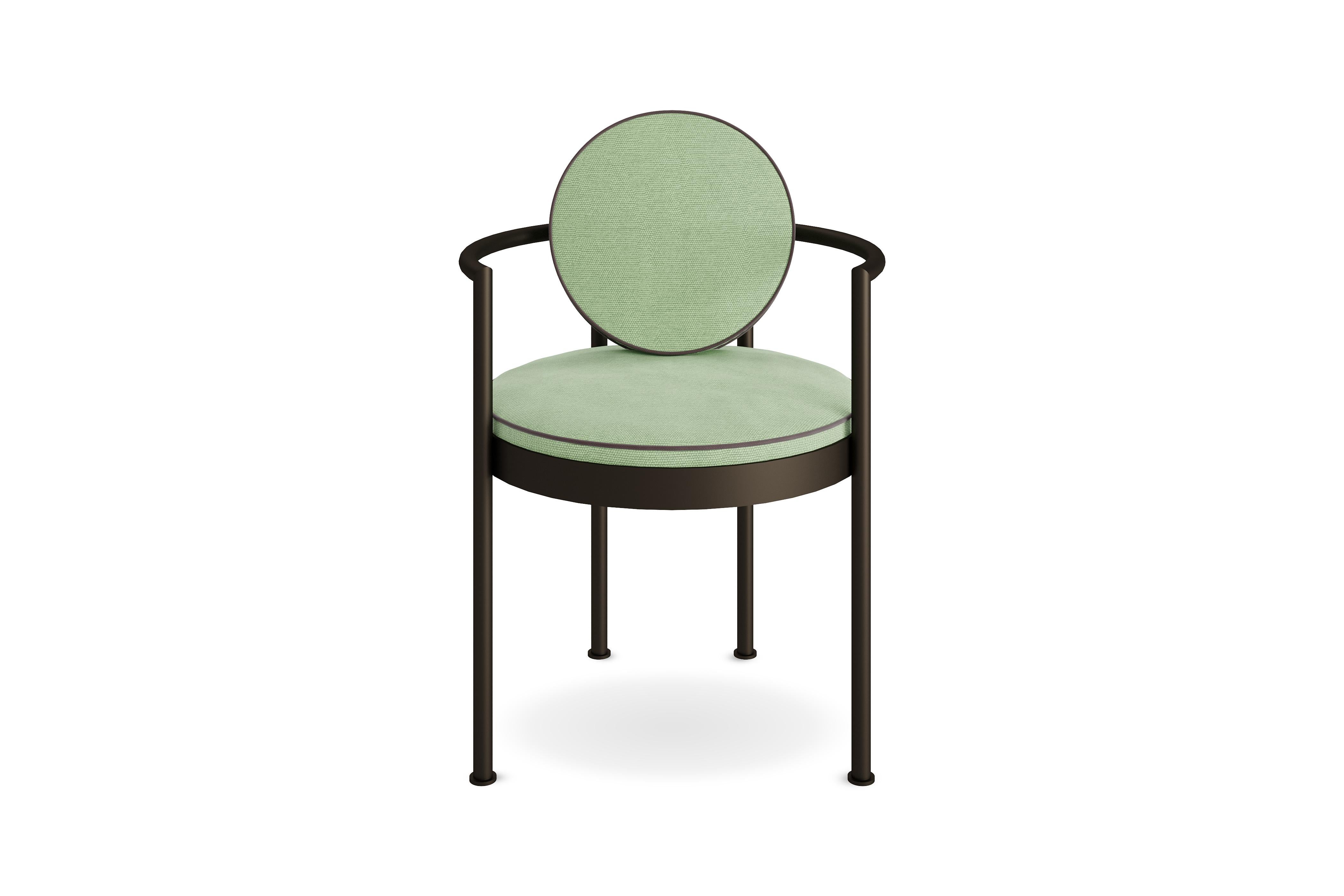 Trace Outdoor Esszimmerstuhl 

Dieses Outdoor-Möbelstück ist in verschiedenen Farben und Materialien erhältlich und lässt sich perfekt mit dem Trace Outdoor-Esstisch kombinieren. 
Das gesamte Design dieses modernen Esszimmerstuhls für den