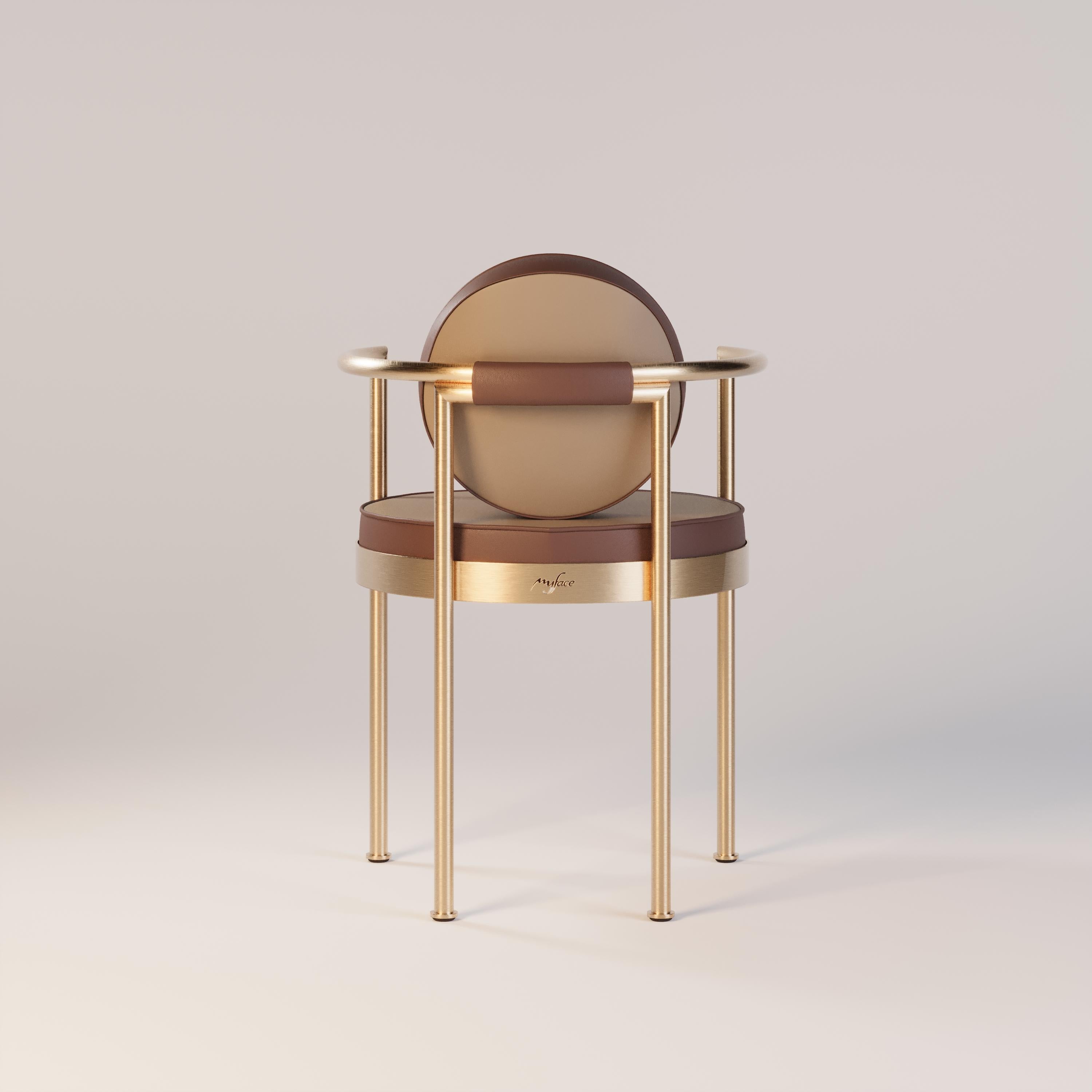 Fauteuil de salle à manger d'extérieur Trace 

Le fauteuil de salle à manger Trace est l'exemple même d'une salle à manger à la fois fonctionnelle et agréable. Avec sa combinaison parfaite de confort et de praticité, cette chaise est conçue pour