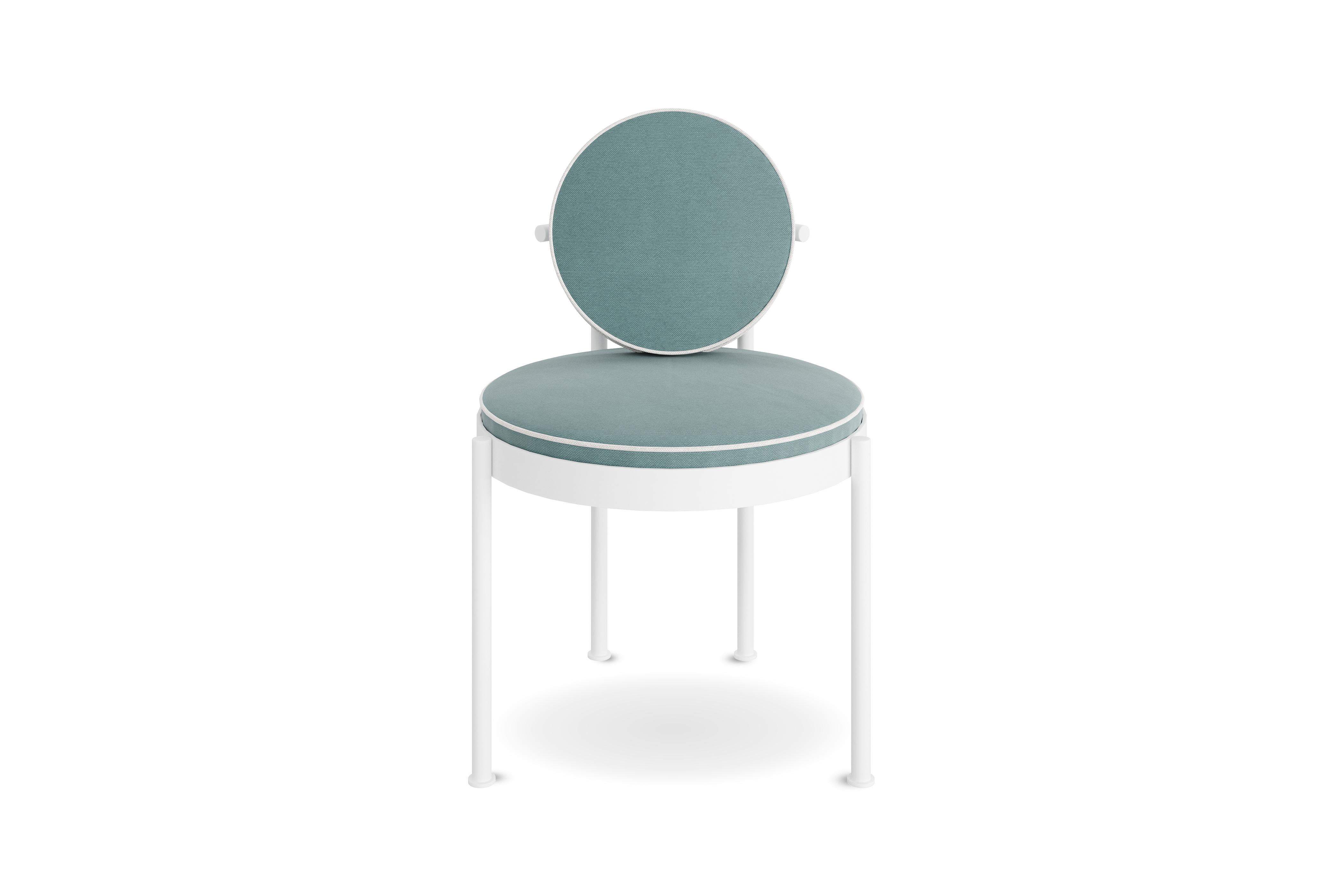 Moderne Chaise de salle à manger d'extérieur en acier inoxydable blanc et tissu imperméable bleu clair en vente