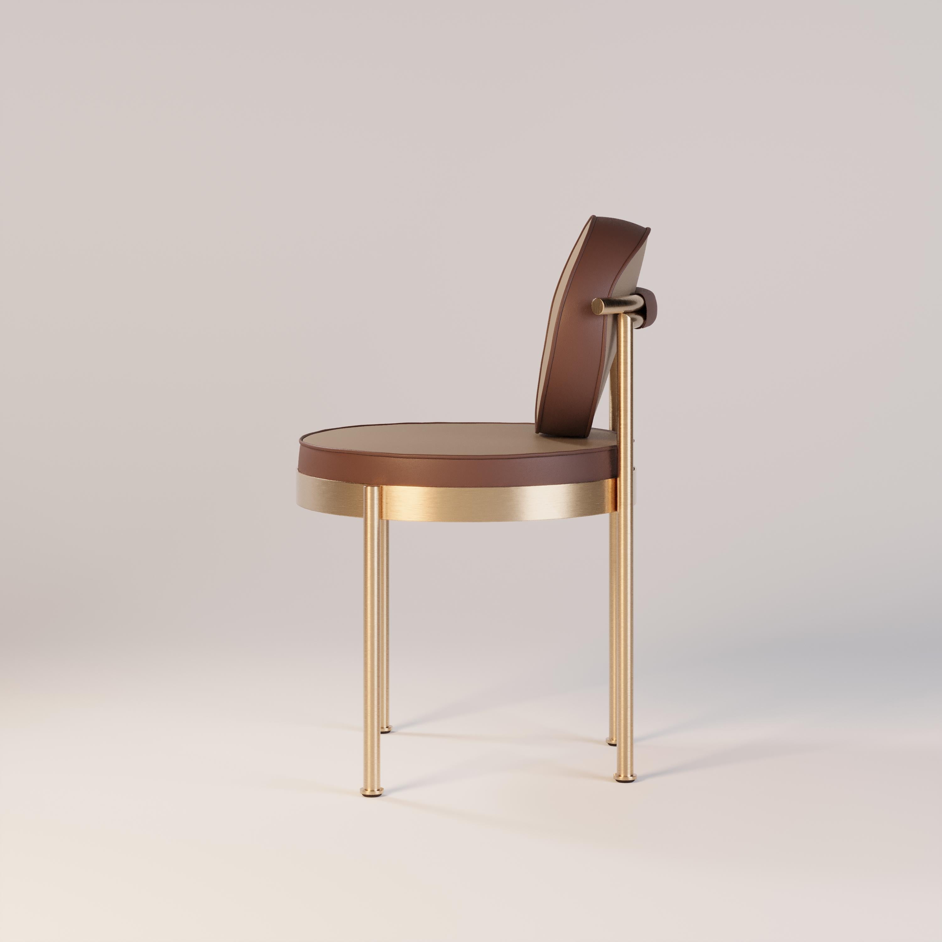 Portugais Chaise de patio élégante avec un cadre doré en vente