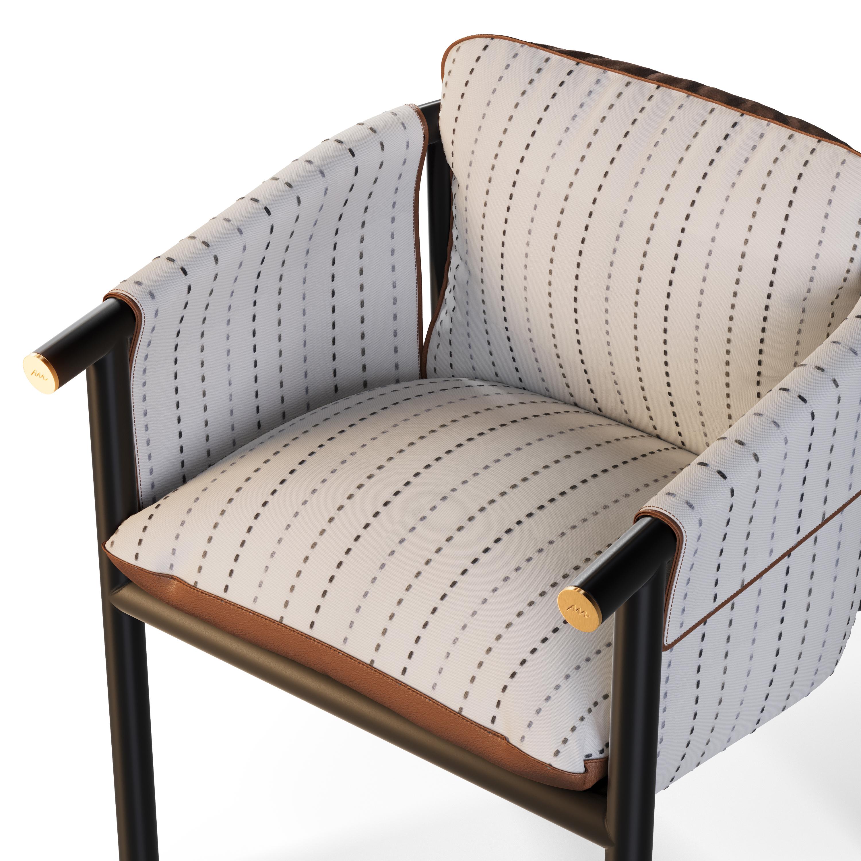 Silla de comedor para exteriores Céline de piel marrón y detalles dorados Siglo XXI y contemporáneo en venta