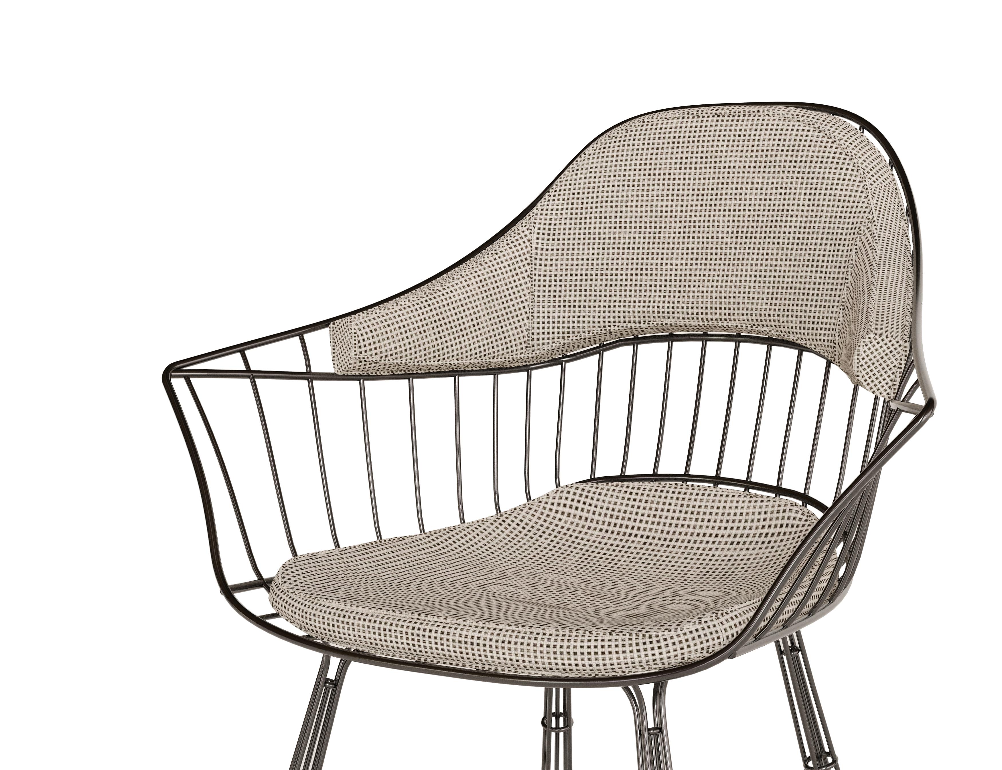 Nodo Outdoor Dining Armchair

The most luxurious and sophisticated outdoor furniture piece that will assure elegance and a comfortable space to enjoy the company of your favorite people around the dining table. Looks perfectly both in indoor and