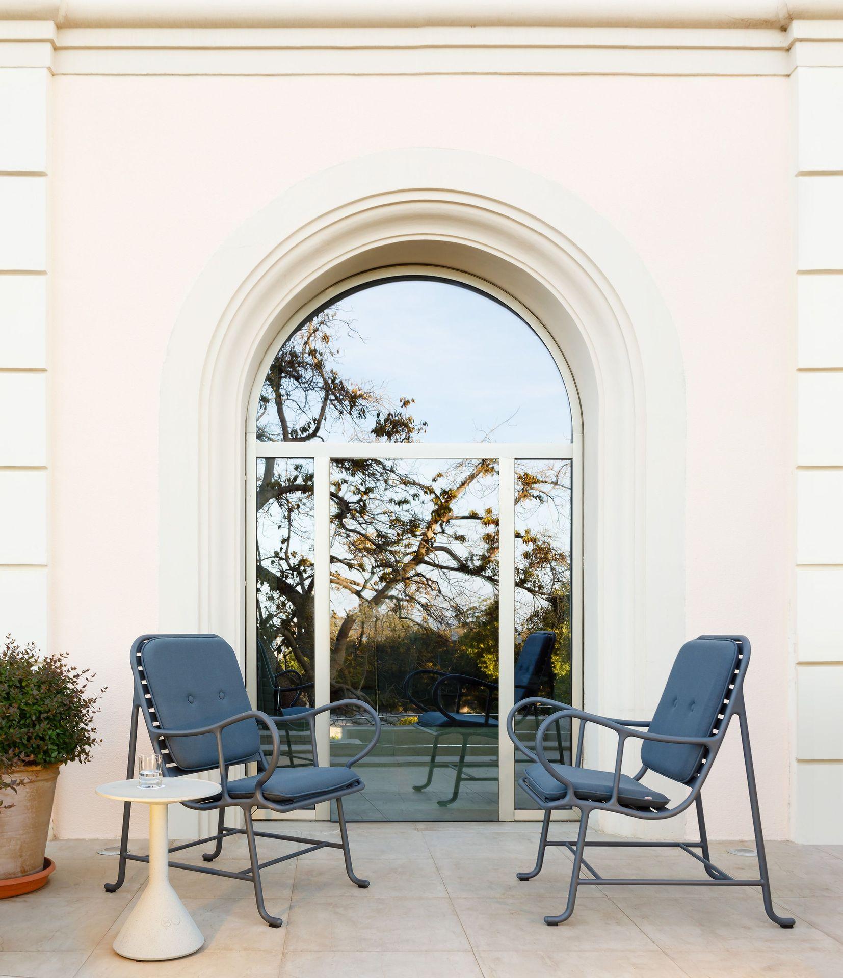 Outdoor Gardenia Armchair by Jaime Hayon For Sale 2