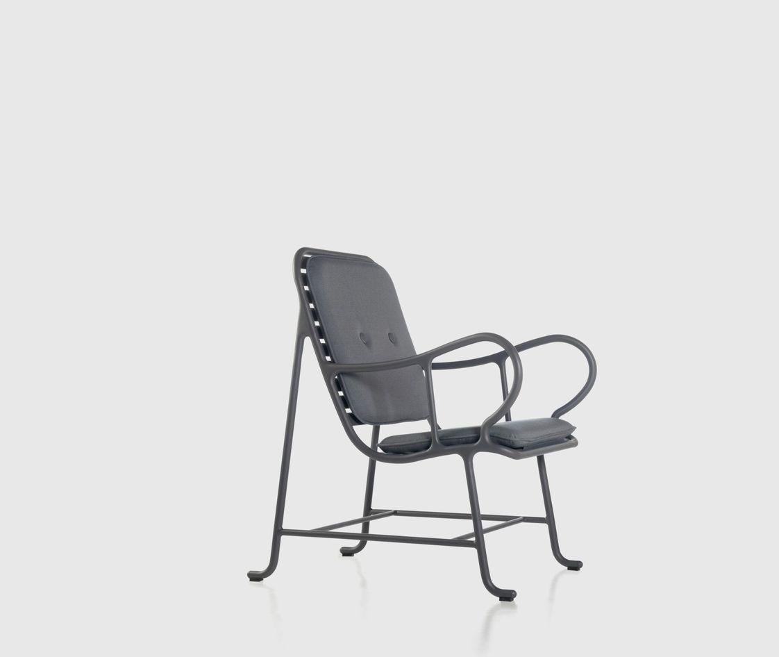 Outdoor gardenia armchair by Jaime Hayon 
Dimensions: D 89 x W 70 x H 100 cm 
Materials: Structure in aluminum and laminates in extruded aluminum. Powder coating in white (RAL 9001), grey (RAL 7015), or green (RAL 6021). Detachable upholstered