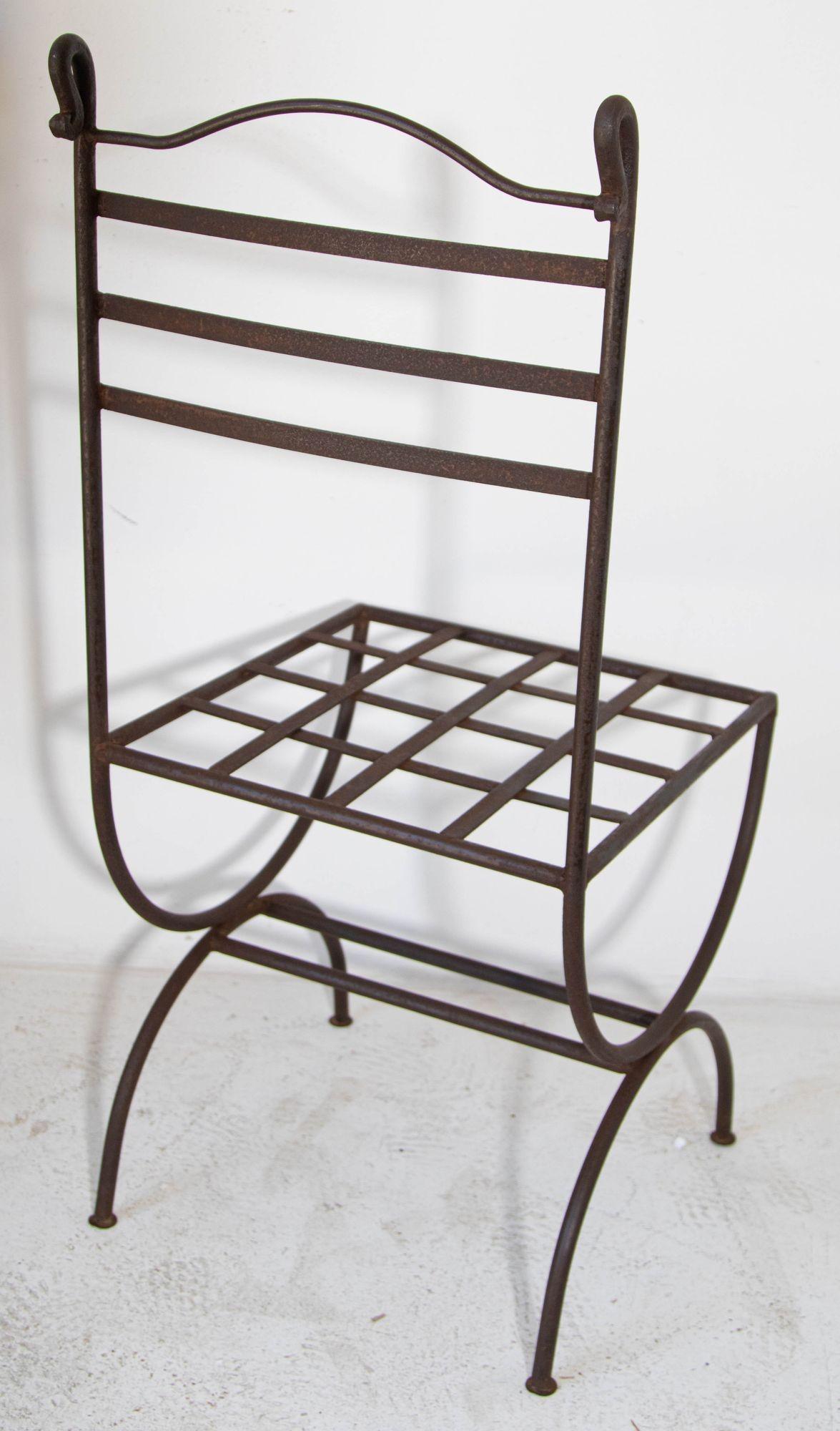 Handgeschmiedete Stühle aus Schmiedeeisen für den Außenbereich French Provincial Style im Angebot 7