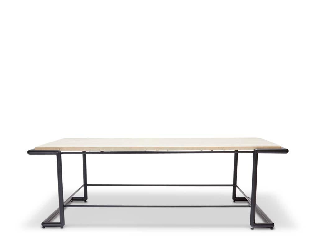 Hinterland Couchtisch für draußen by Lawson-Fenning (amerikanisch) im Angebot