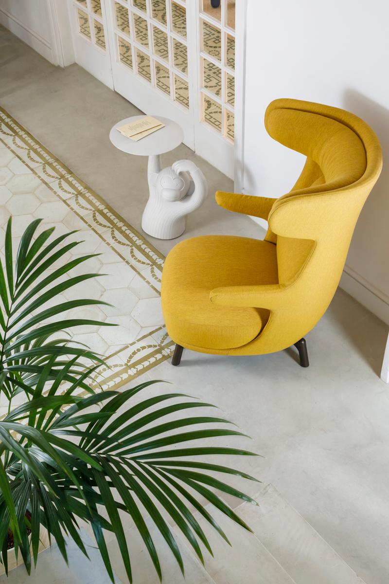 Contemporary Outdoor / Indoor beistelltisch Monkey aus weißem beton by Jaime Hayon (Moderne) im Angebot