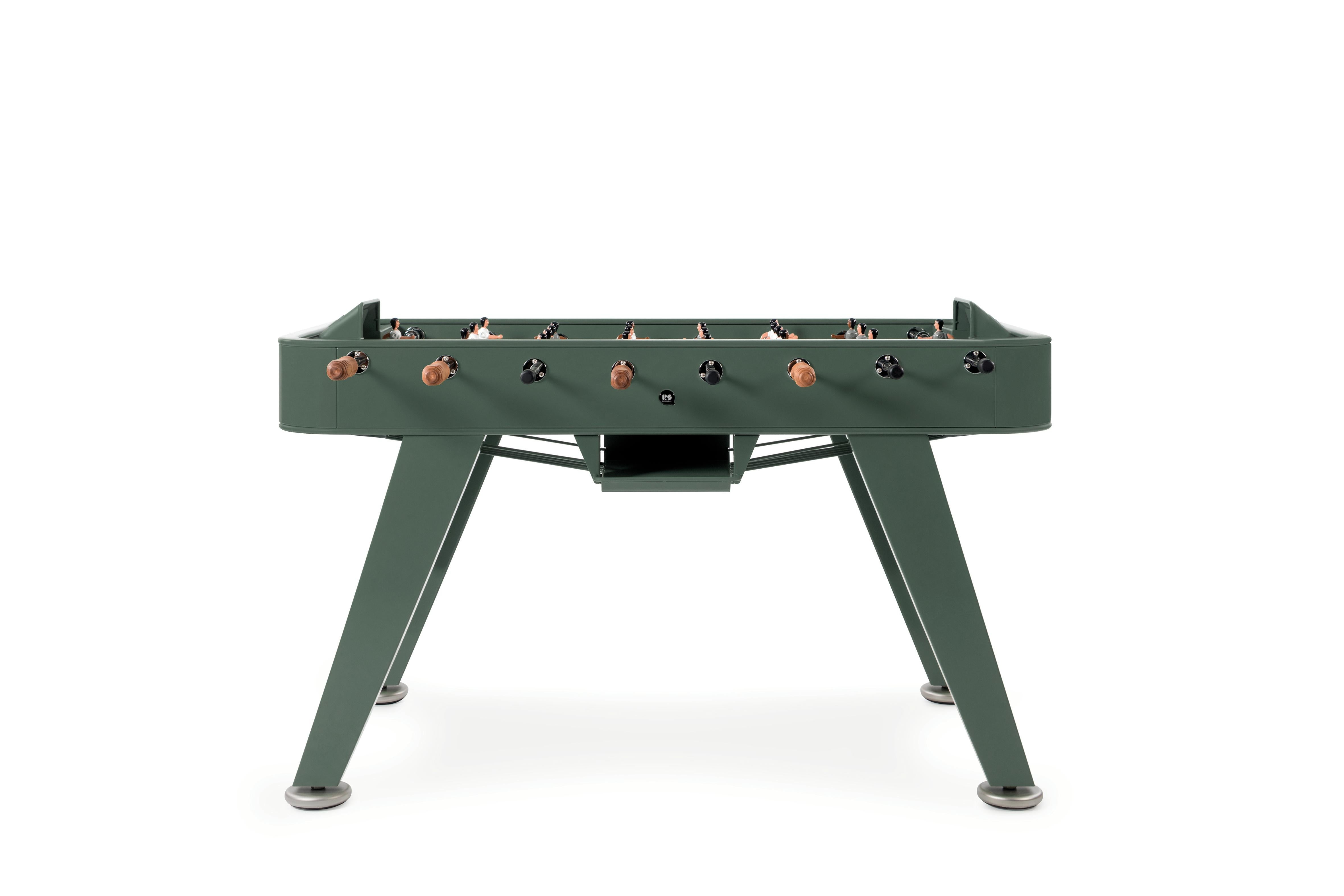 FUSSBALLTISCH RS2
ENTWURF VON RAFAEL RODRÍGUEZ für RS Barcelona

RS2 ist ein Design-Kickertisch, eine spektakuläre Neuinterpretation eines Klassikers der spanischen Spielkultur, speziell gewidmet all jenen Kindern, die irgendwann einmal sagten: